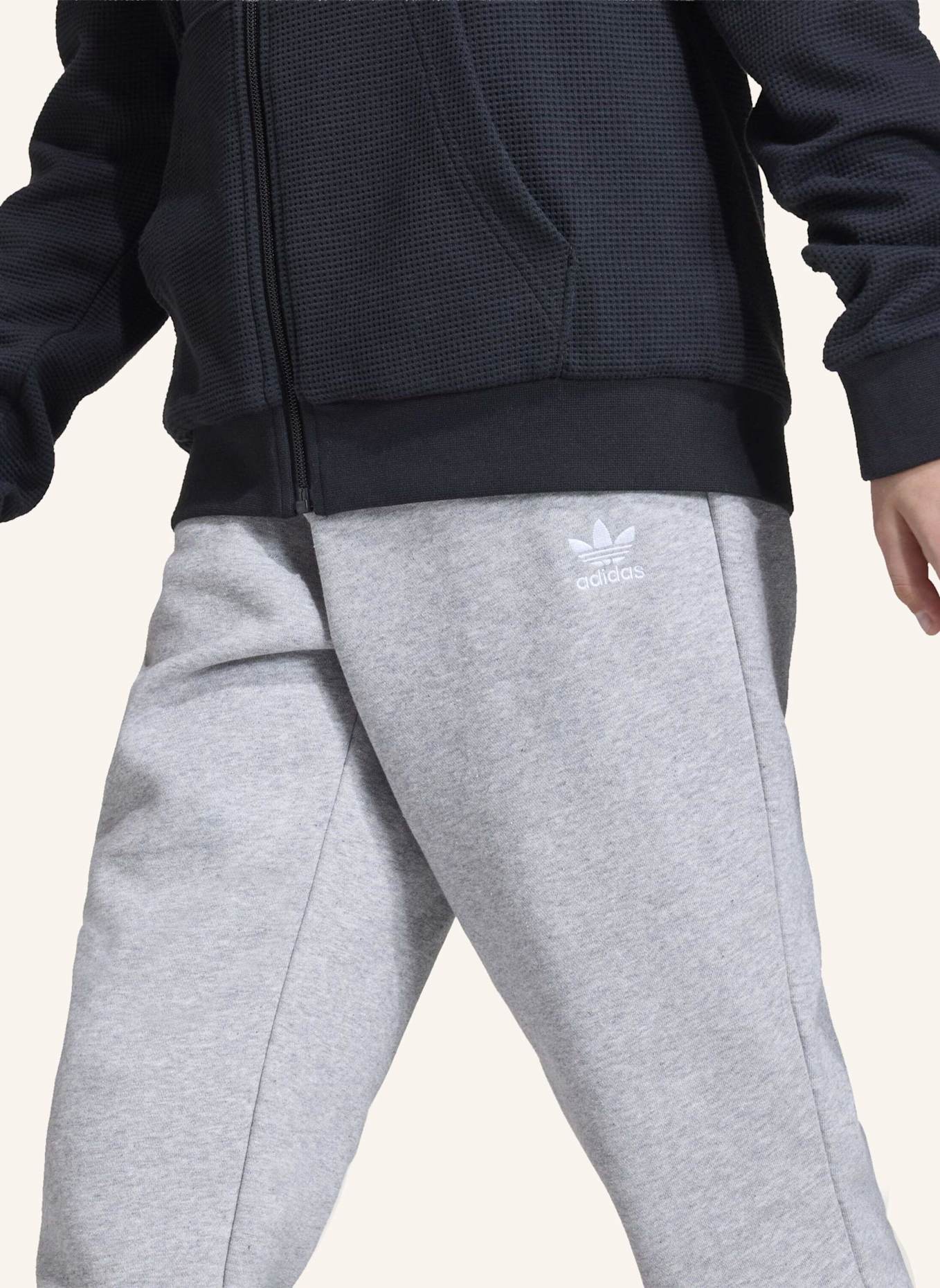 adidas Originals Sweatpants: WEISS