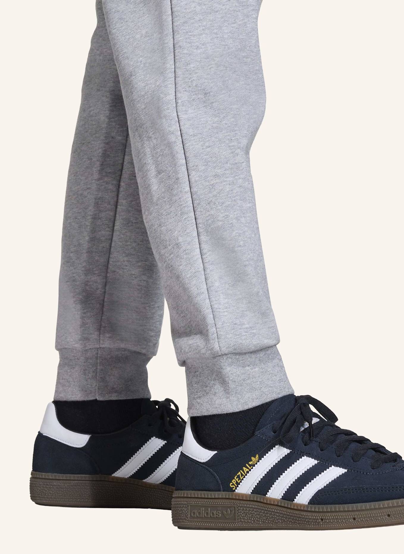 adidas Originals Sweatpants: WEISS