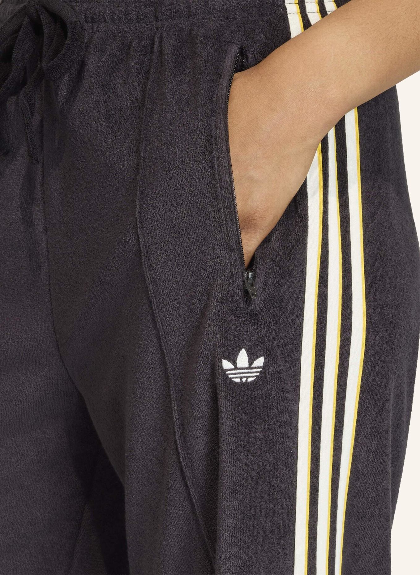 adidas Originals Track Pants TERRY TOWEL FIREBIRD aus Frottee: SCHWARZ