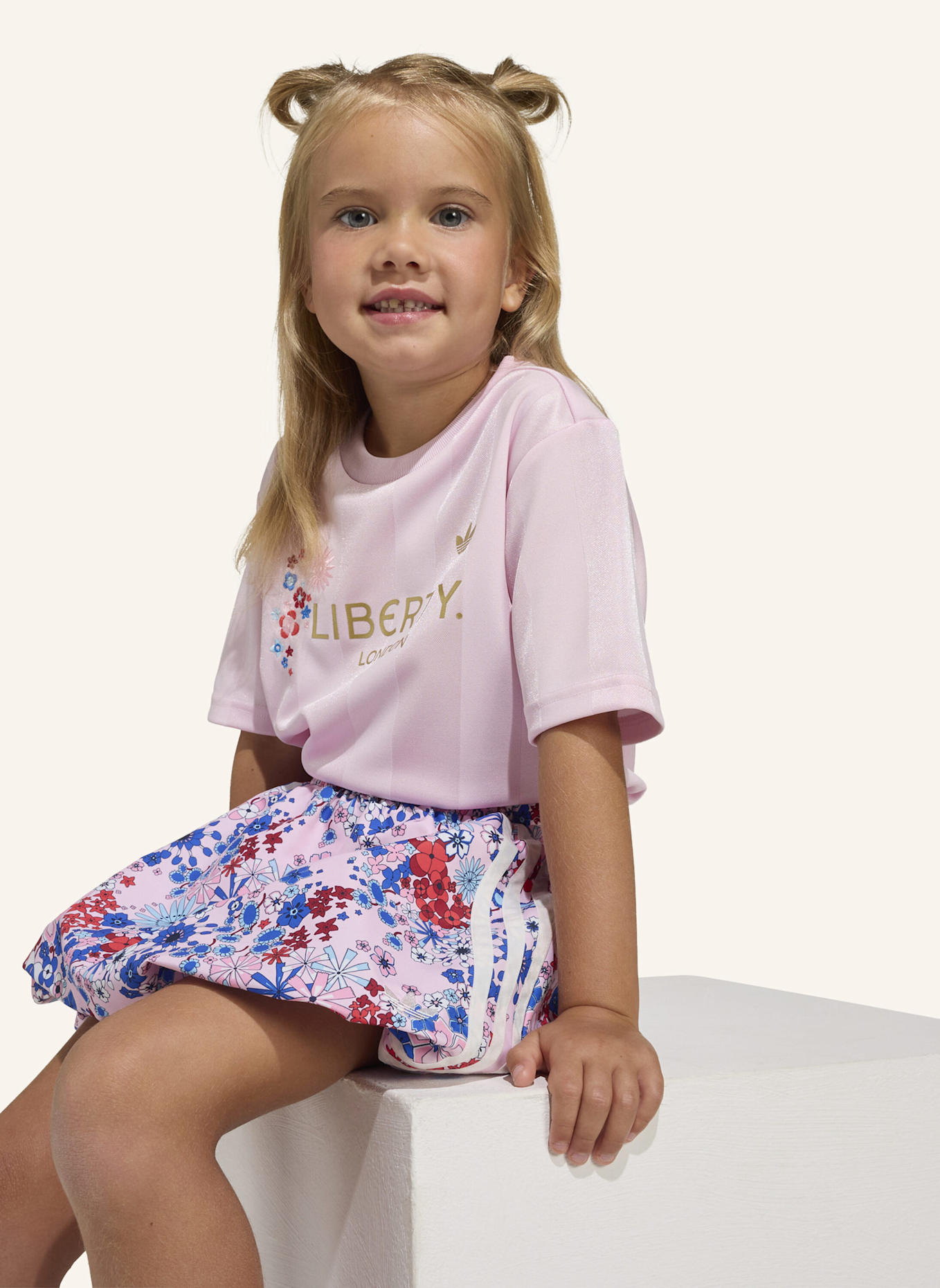 adidas Originals ADIDAS ORIGINALS X LIBERTY LONDON SET ROCK T-SHIRT: ROSA