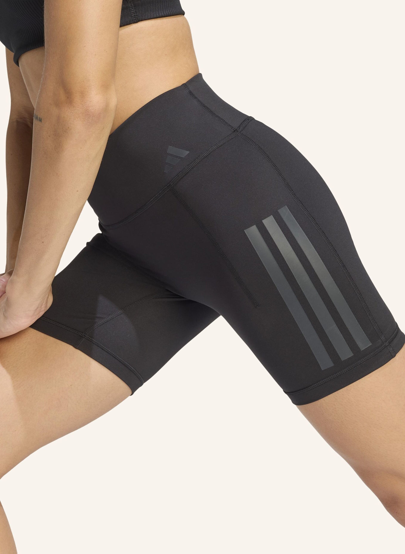 adidas OPTIME WORKOUT 3-STREIFEN KURZE LEGGINGS: SCHWARZ