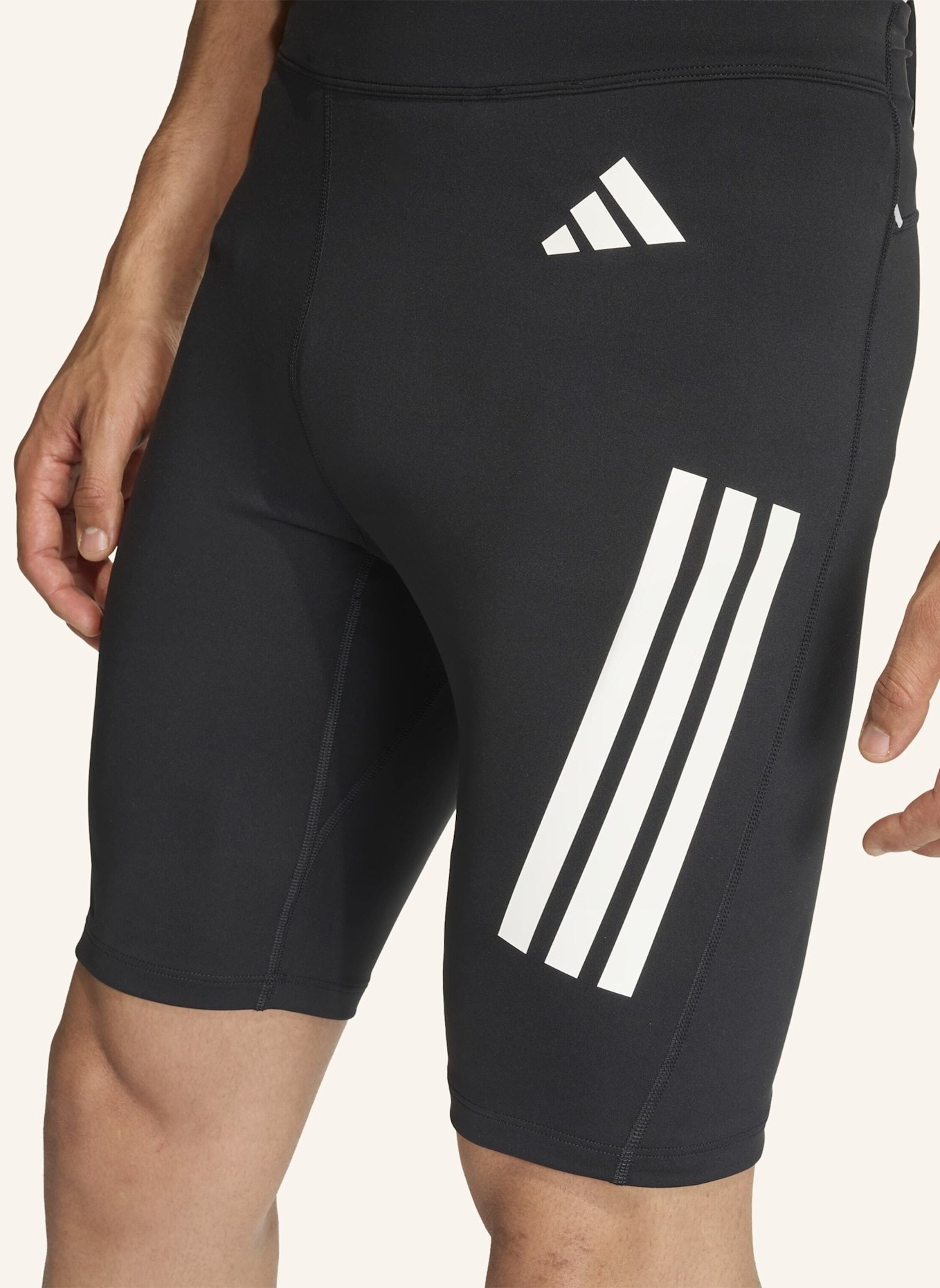 adidas ADI365 ICONIC KURZE LEGGINGS: SCHWARZ