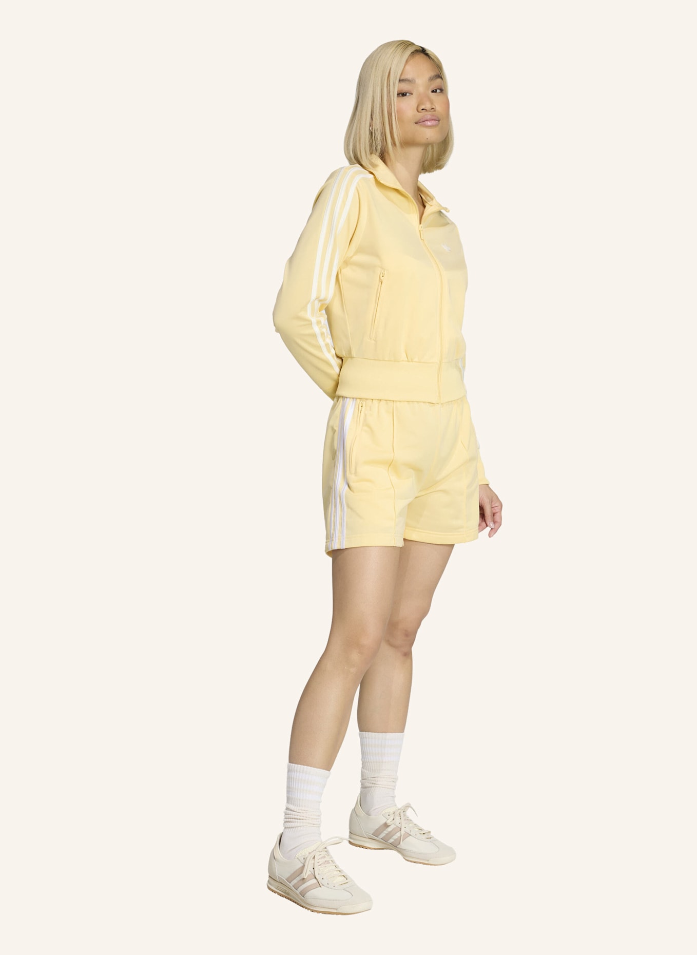 adidas Originals Shorts FIREBIRD CLASSIC: ORANGE/ WEISS