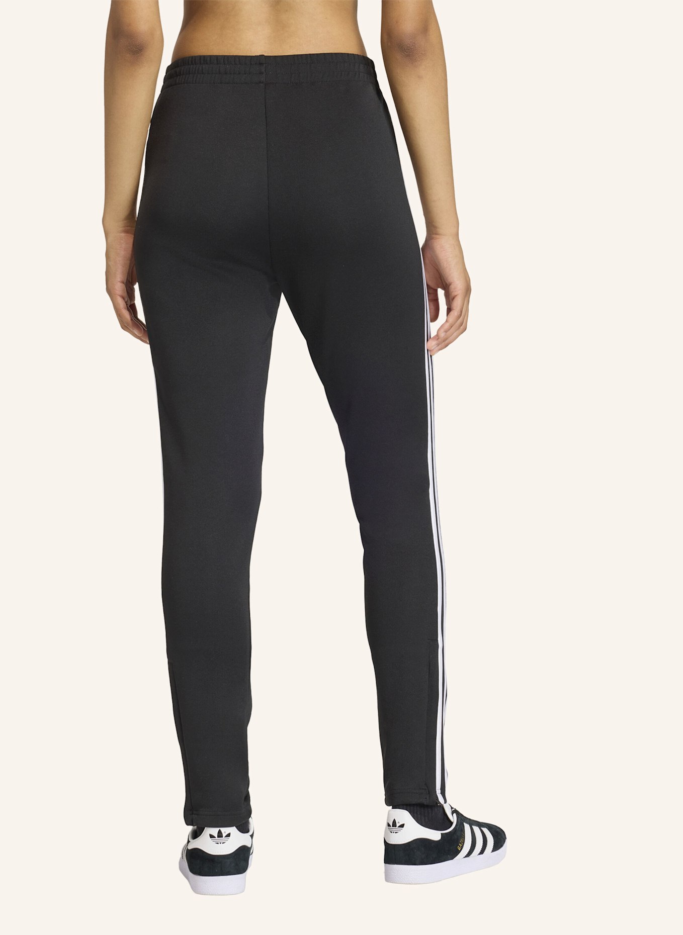 adidas Originals SST CLASSIC TRAININGSHOSE: SCHWARZ/ WEISS