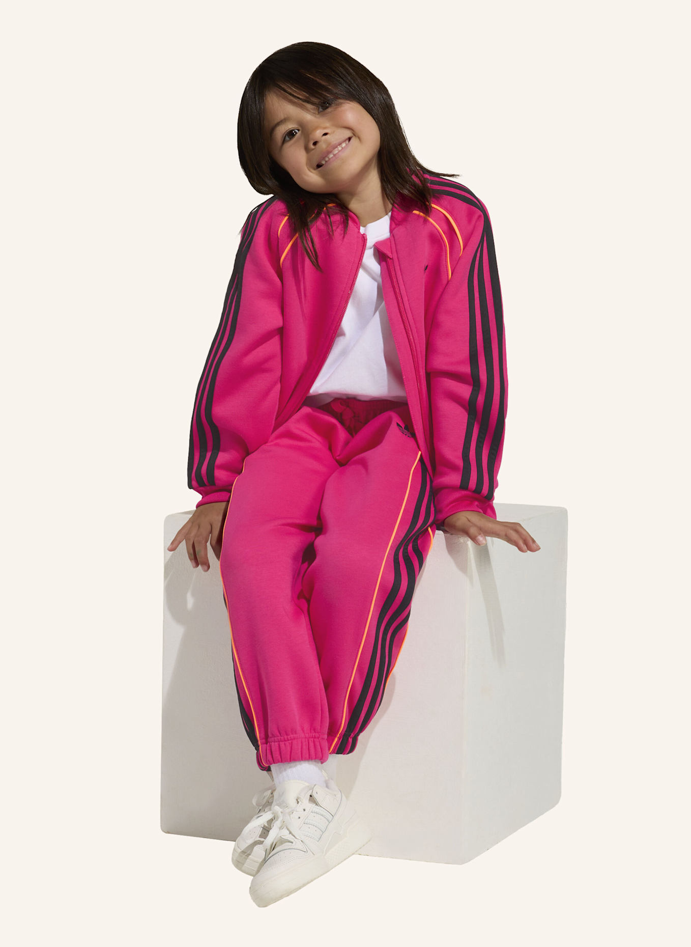 adidas Originals TRAININGSANZUG, LOCKER GESCHNITTEN: ROT/ ORANGE/ SCHWARZ