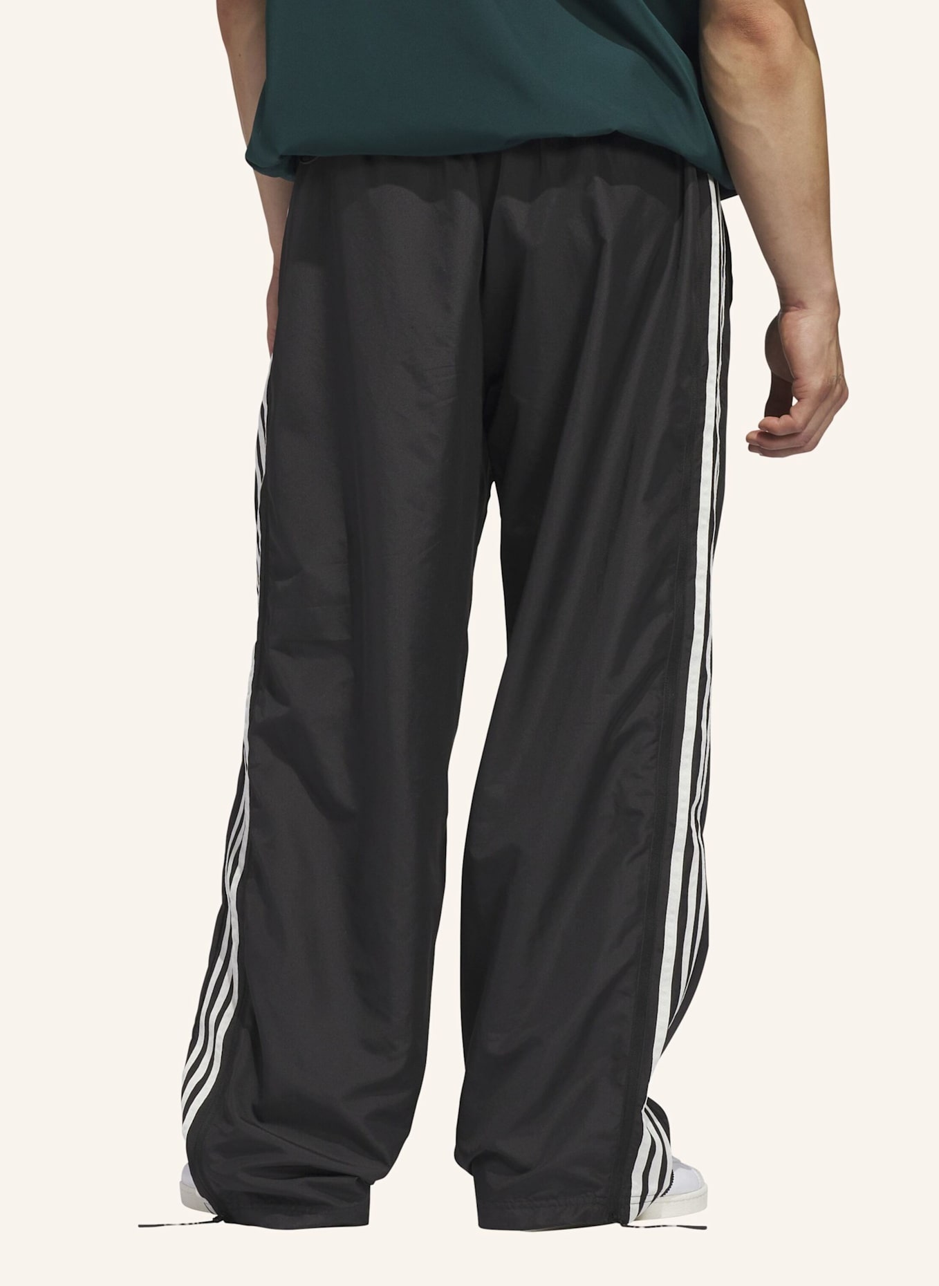 adidas Originals ORIGINALS BASKETBALL WINDBREAKER HOSE: SCHWARZ