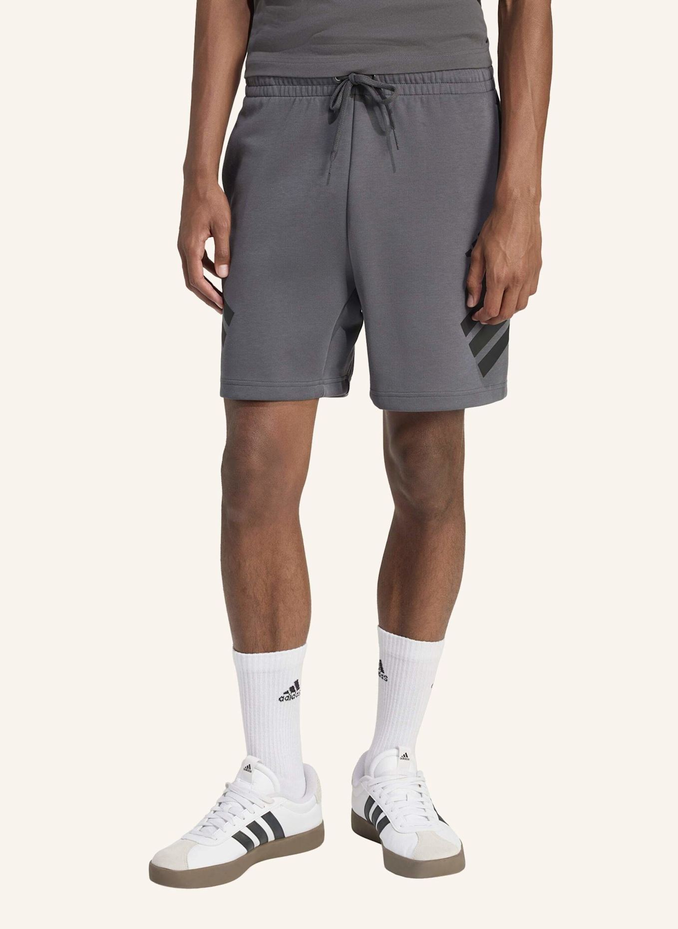 adidas Sweatshorts FUTURE ICONS: GRAU