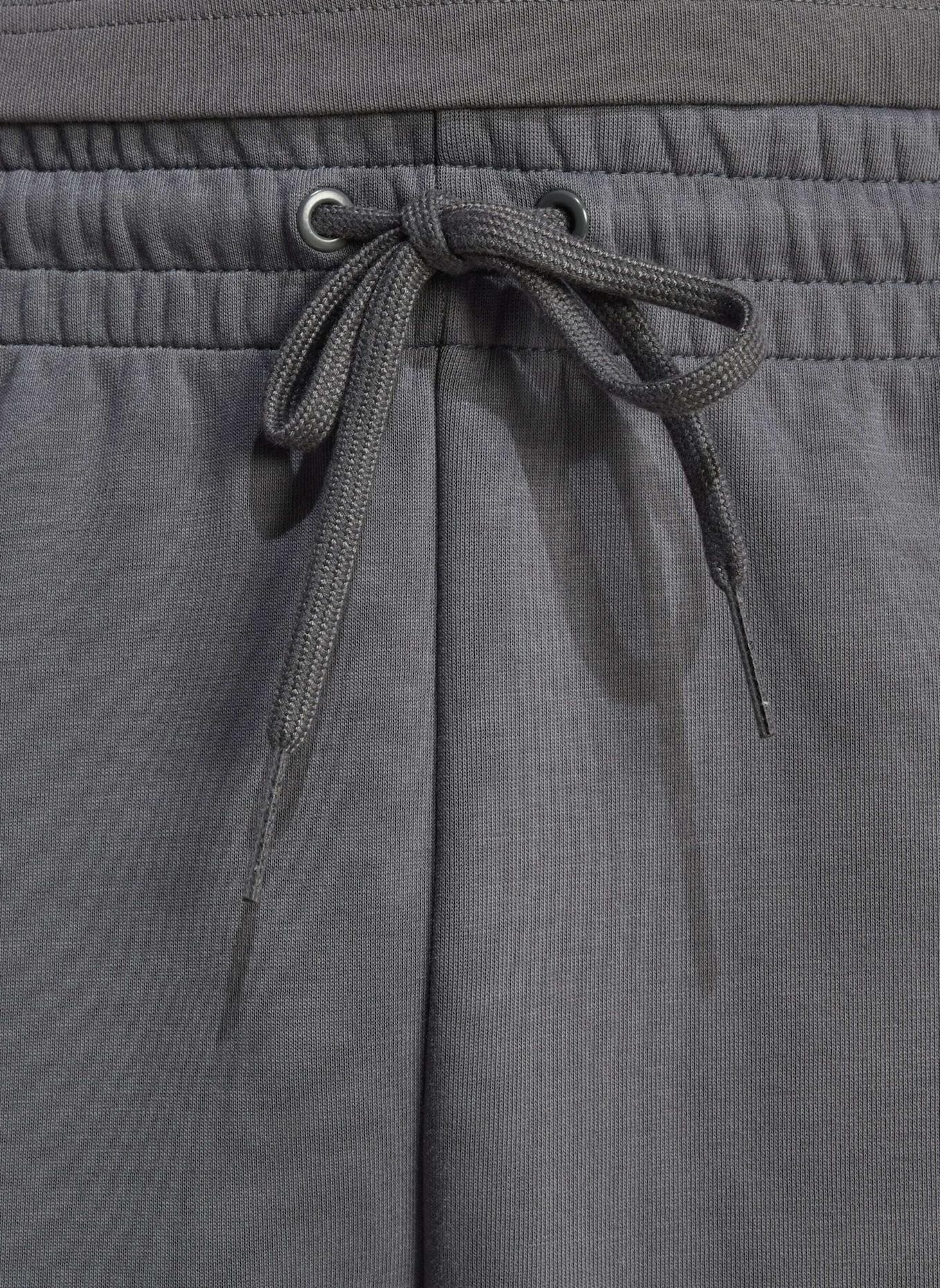 adidas Sweatshorts FUTURE ICONS: GRAU