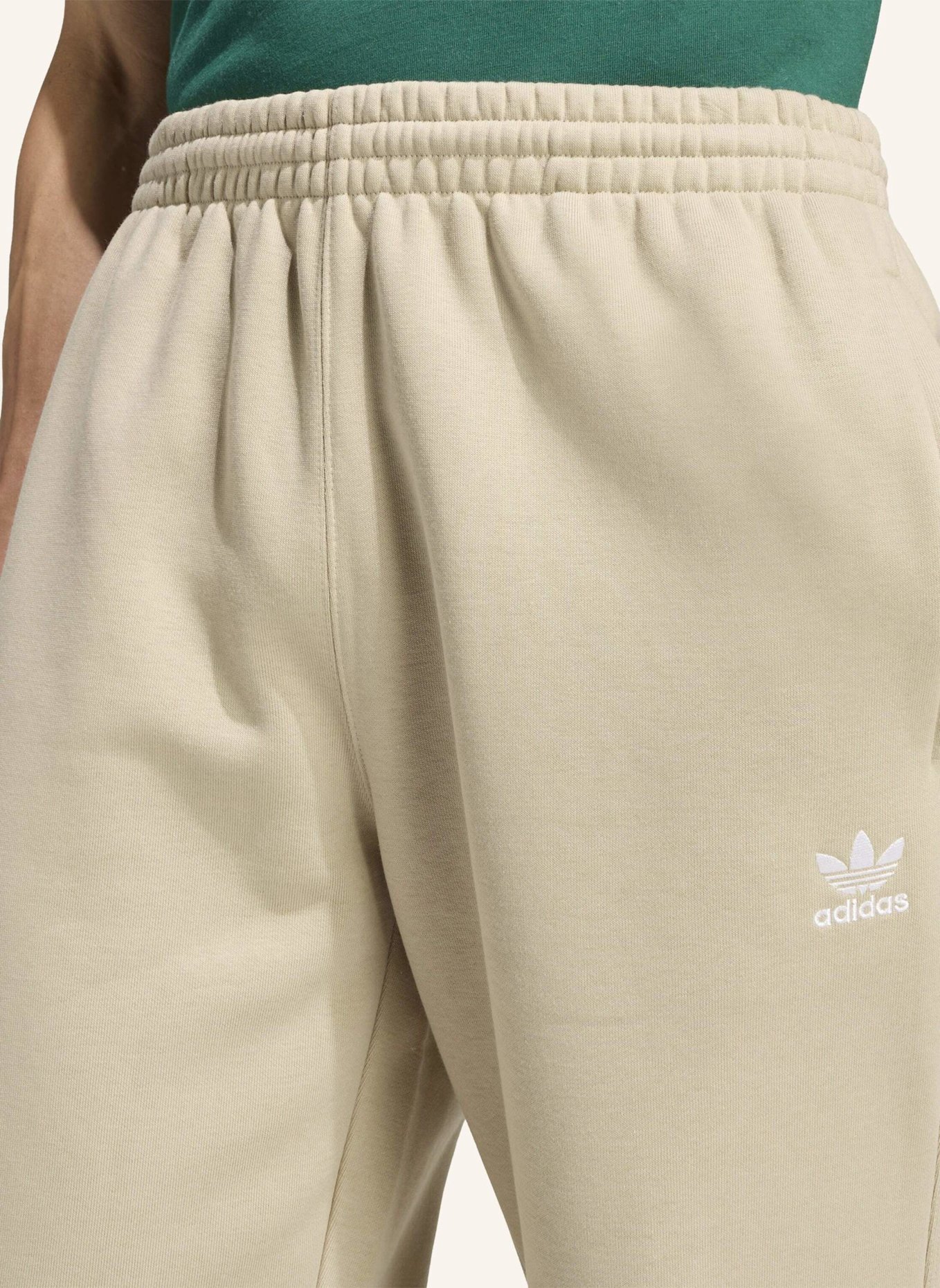adidas Originals TREFOIL ESSENTIALS OPEN HEM HOSE: BEIGE