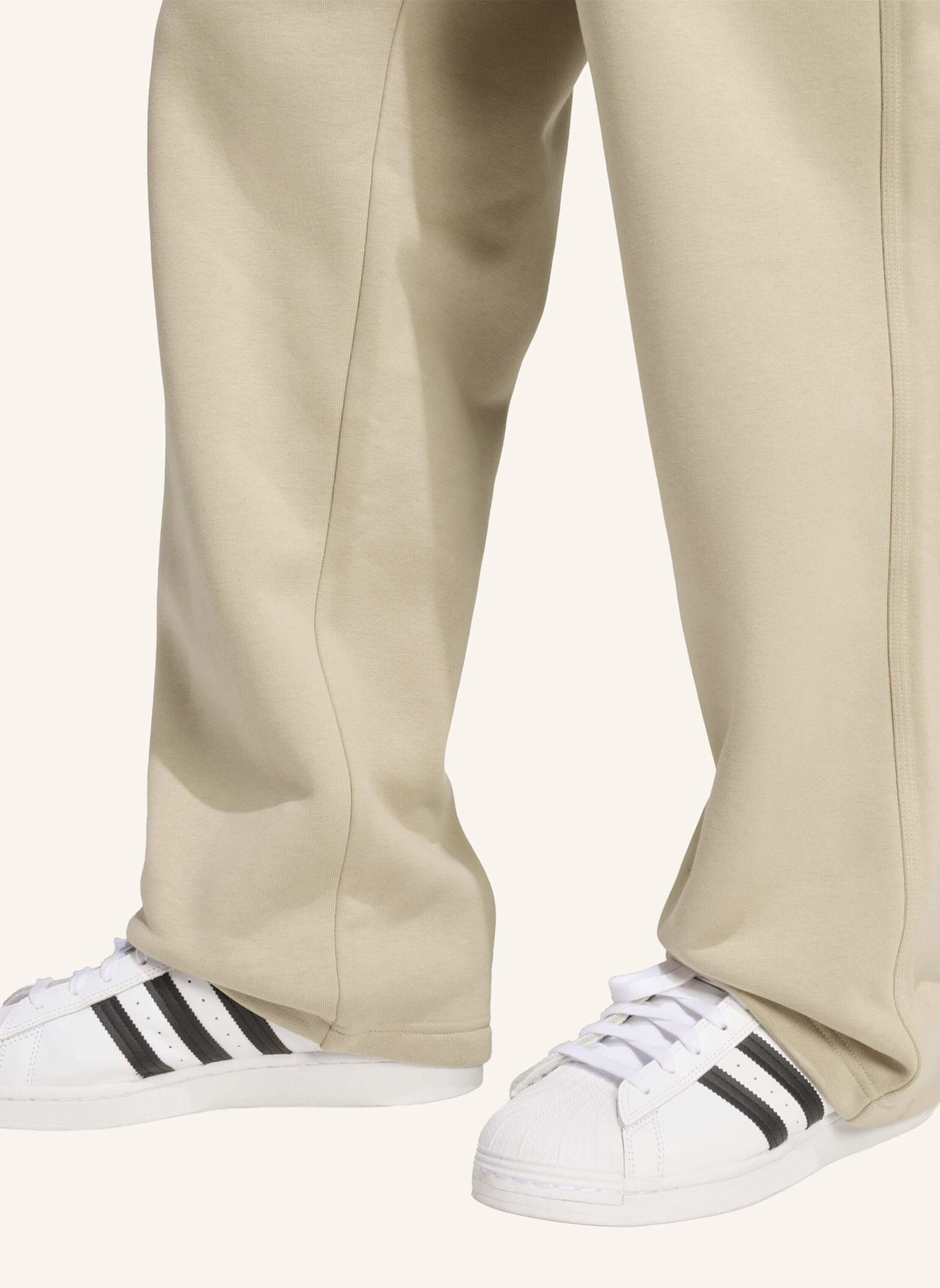 adidas Originals TREFOIL ESSENTIALS OPEN HEM HOSE: BEIGE
