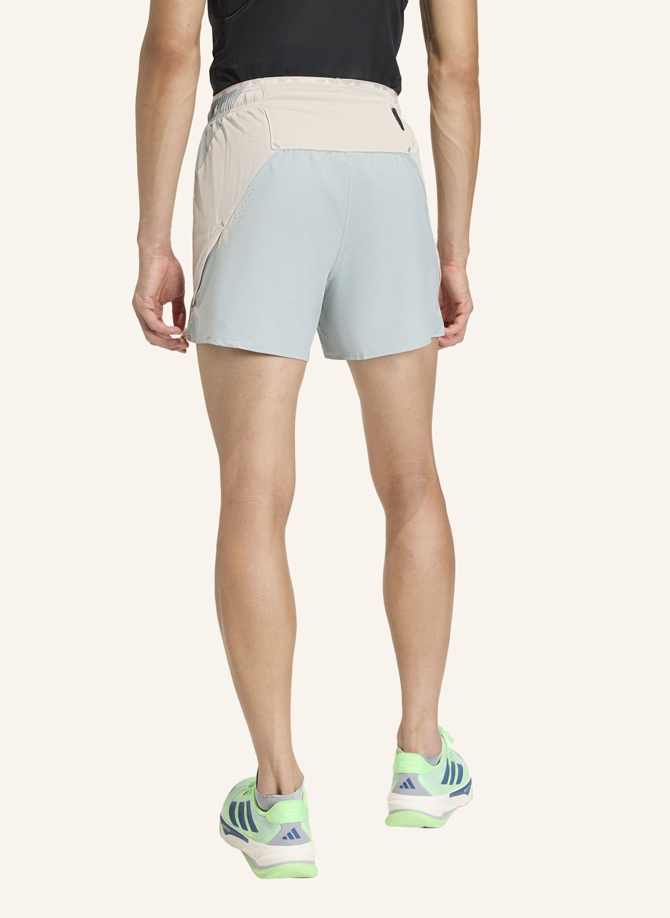 adidas ADI365BREEZE LAUFSHORTS: GRÜN/ BEIGE