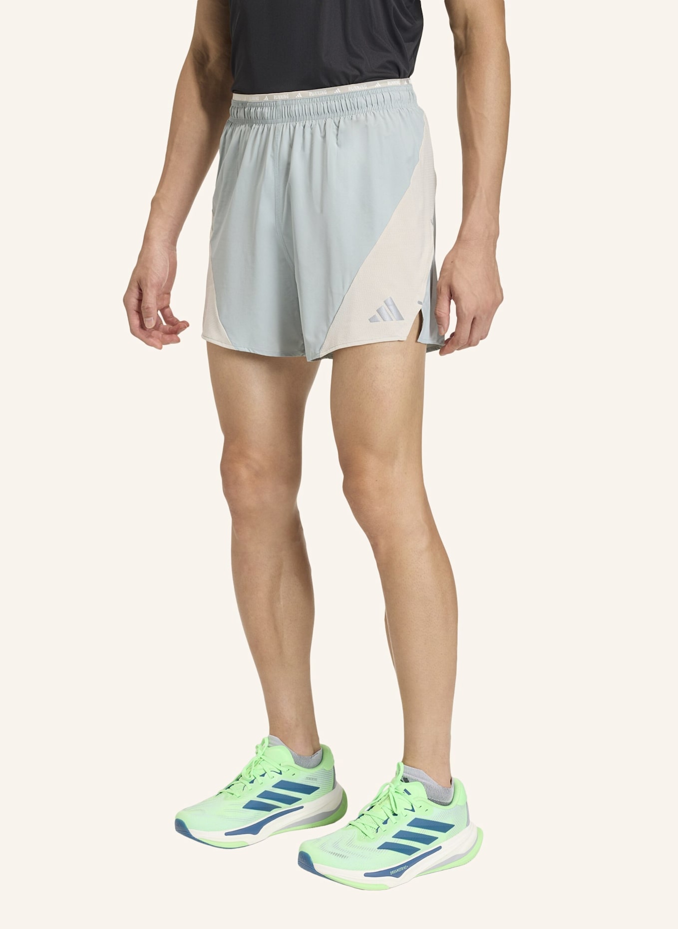 adidas ADI365BREEZE LAUFSHORTS: GRÜN/ BEIGE