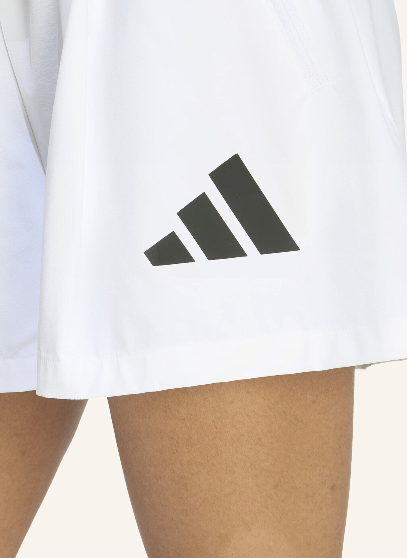 adidas ADIDAS Z.N.E. WOVEN SHORTS: WEISS