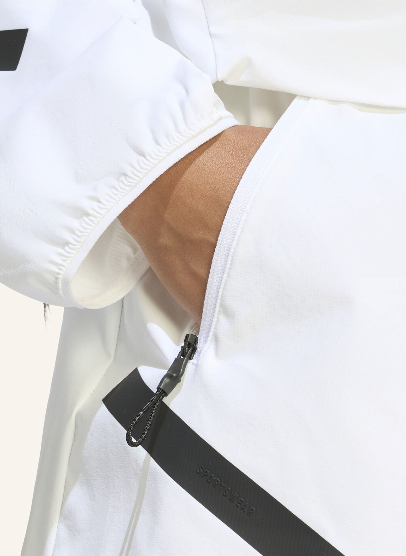 adidas ADIDAS Z.N.E. WOVEN SHORTS: WEISS