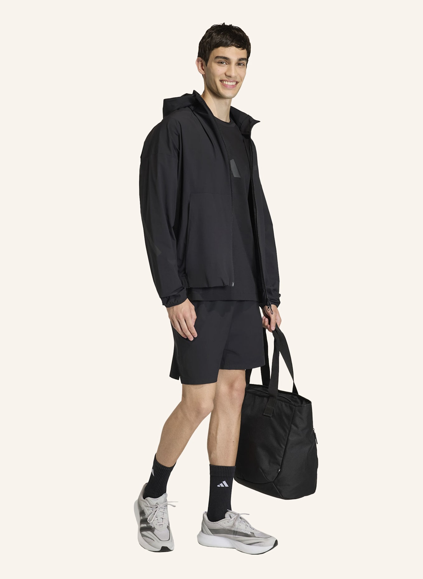 adidas ADIDAS Z.N.E. WOVEN SHORTS: SCHWARZ