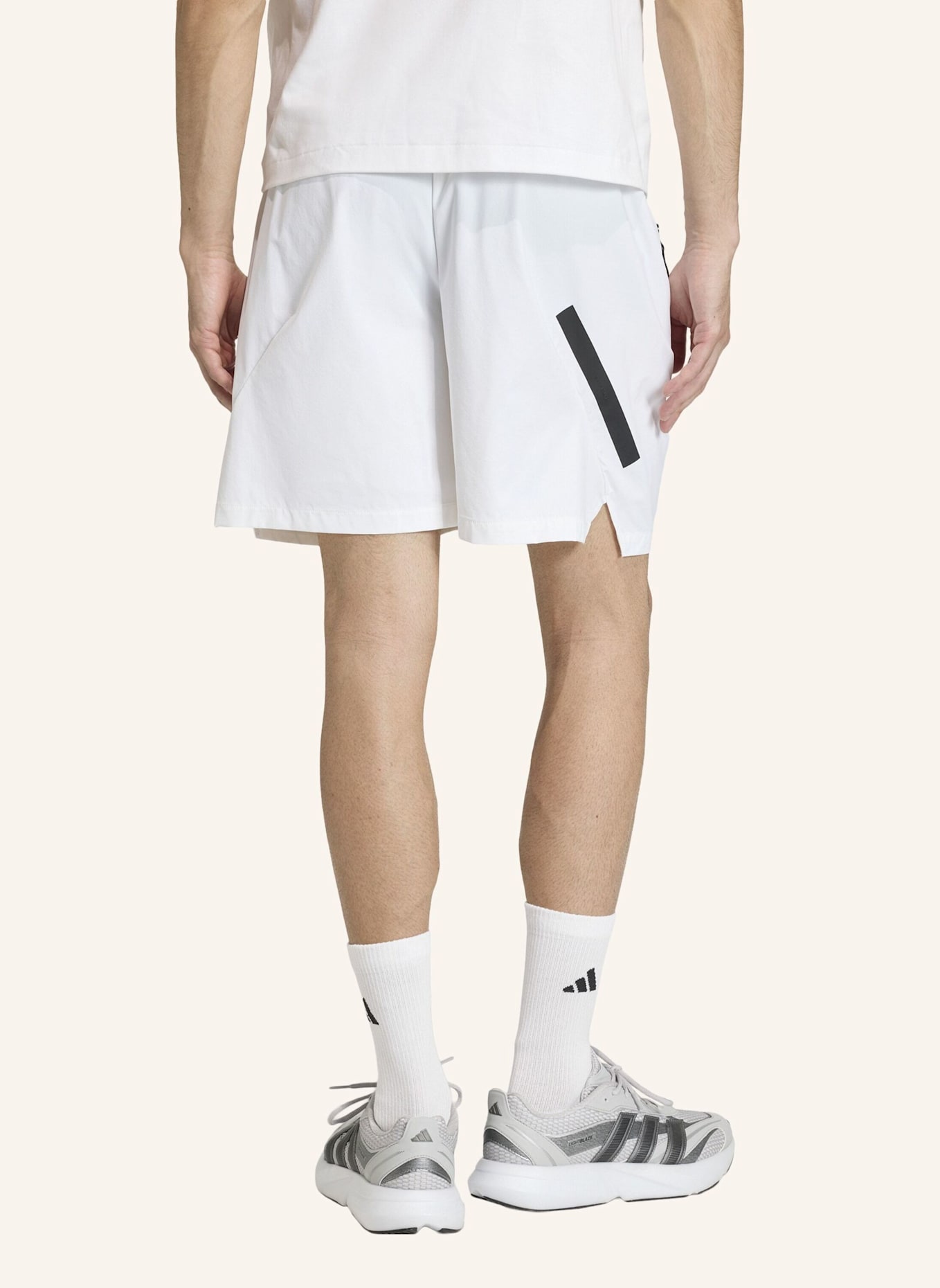 adidas ADIDAS Z.N.E. WOVEN SHORTS: WEISS