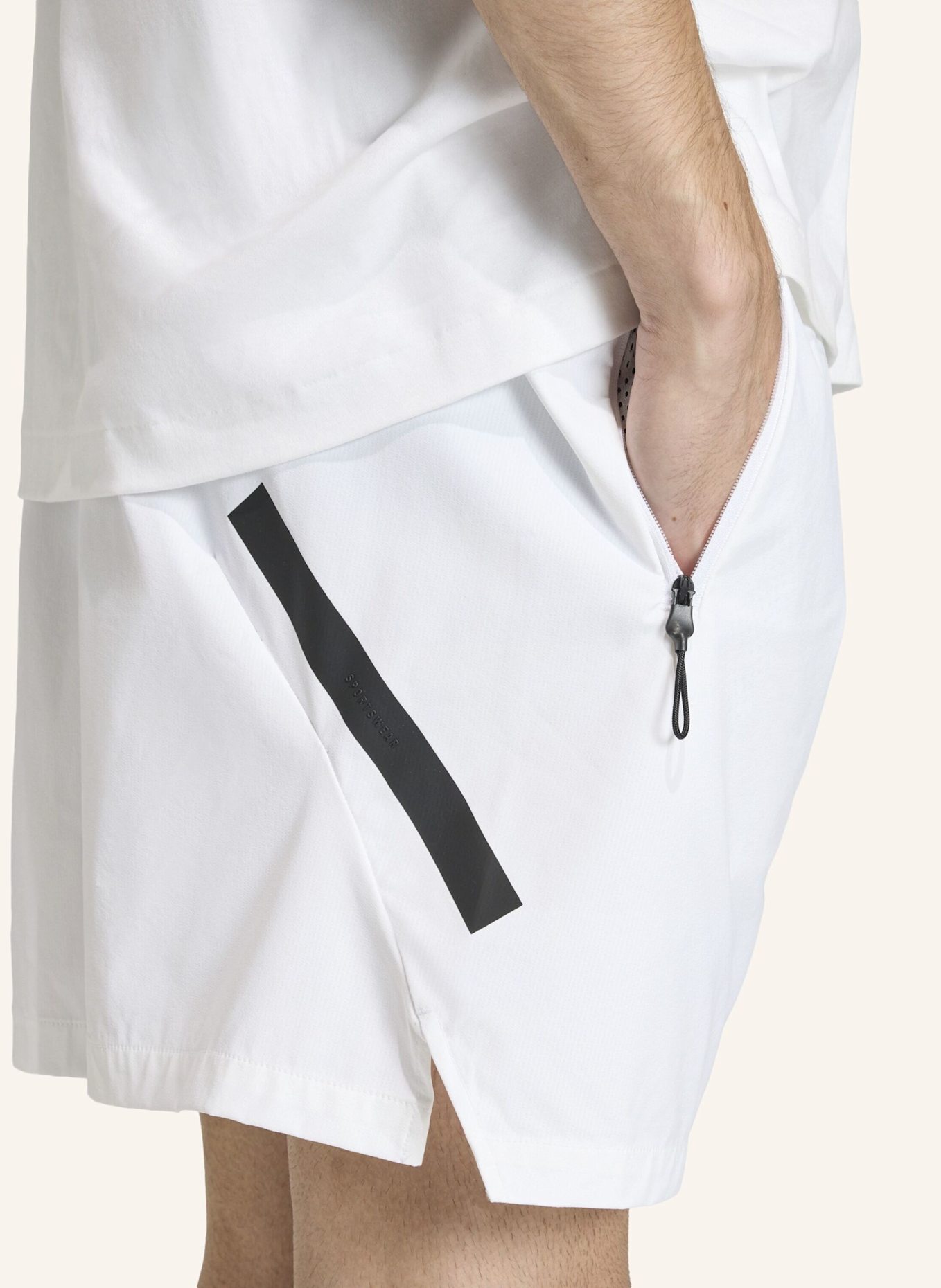 adidas ADIDAS Z.N.E. WOVEN SHORTS: WEISS