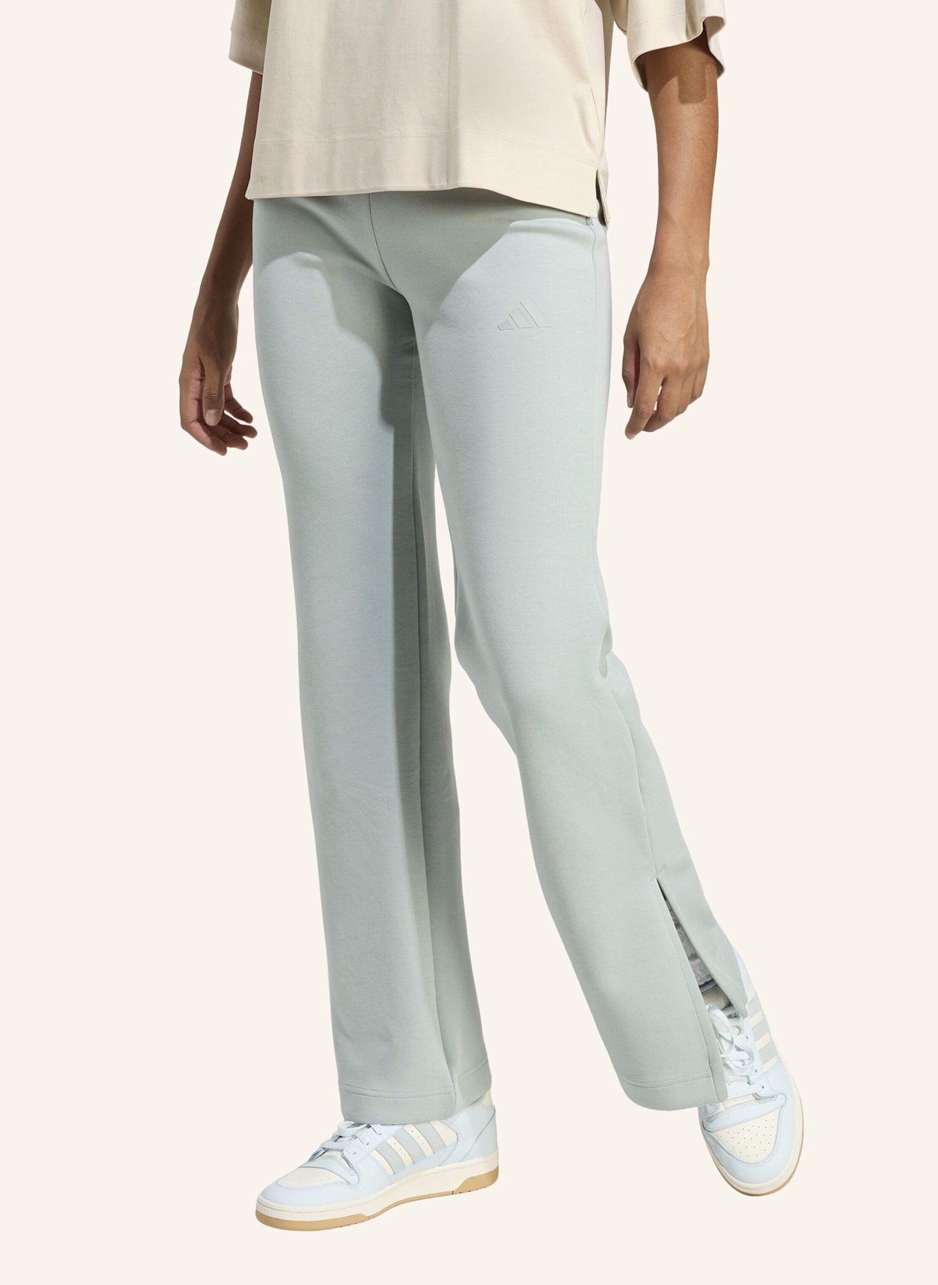 adidas Hose SOFT LUX FLARED: GRÜN