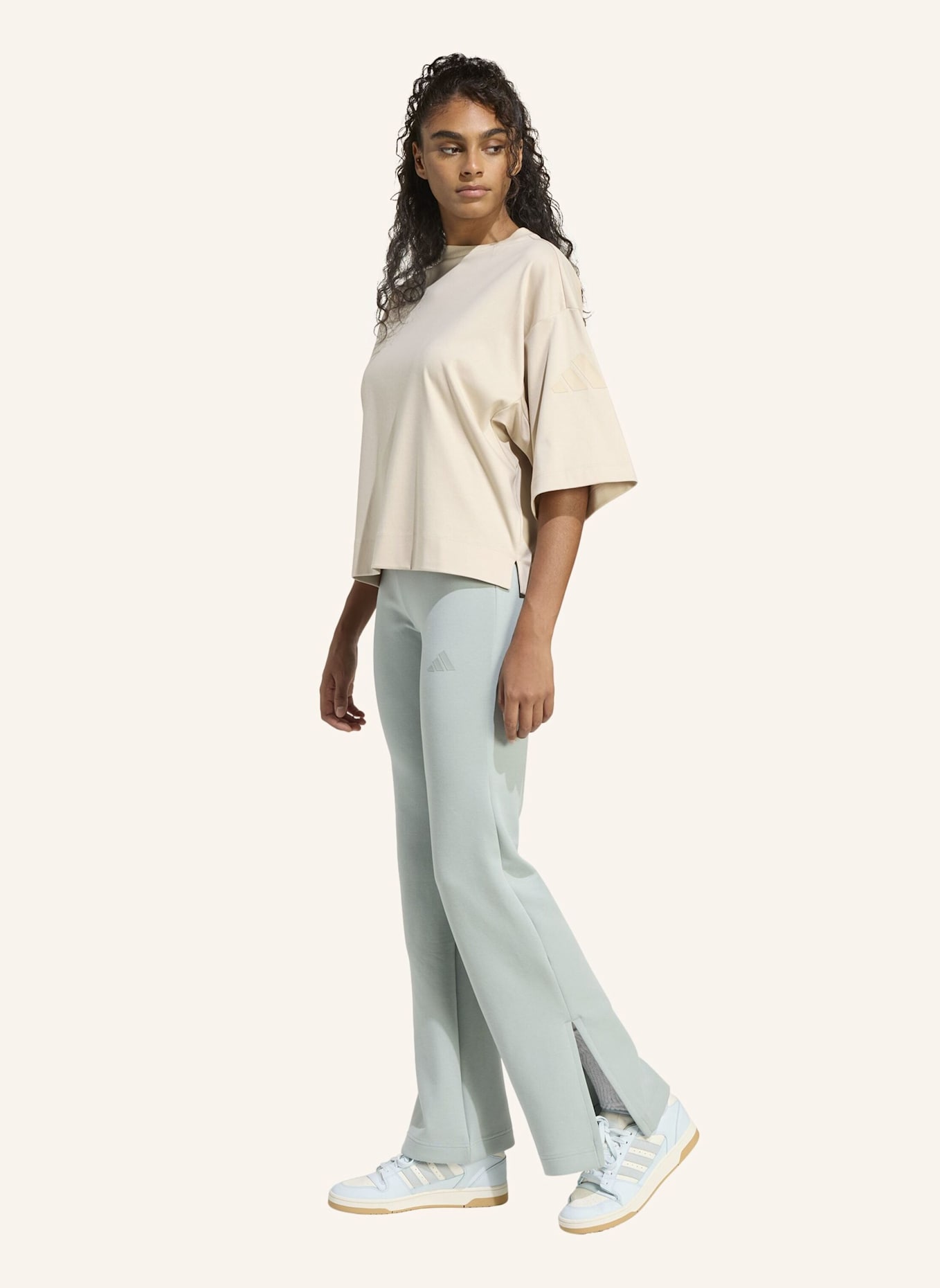 adidas Hose SOFT LUX FLARED: GRÜN