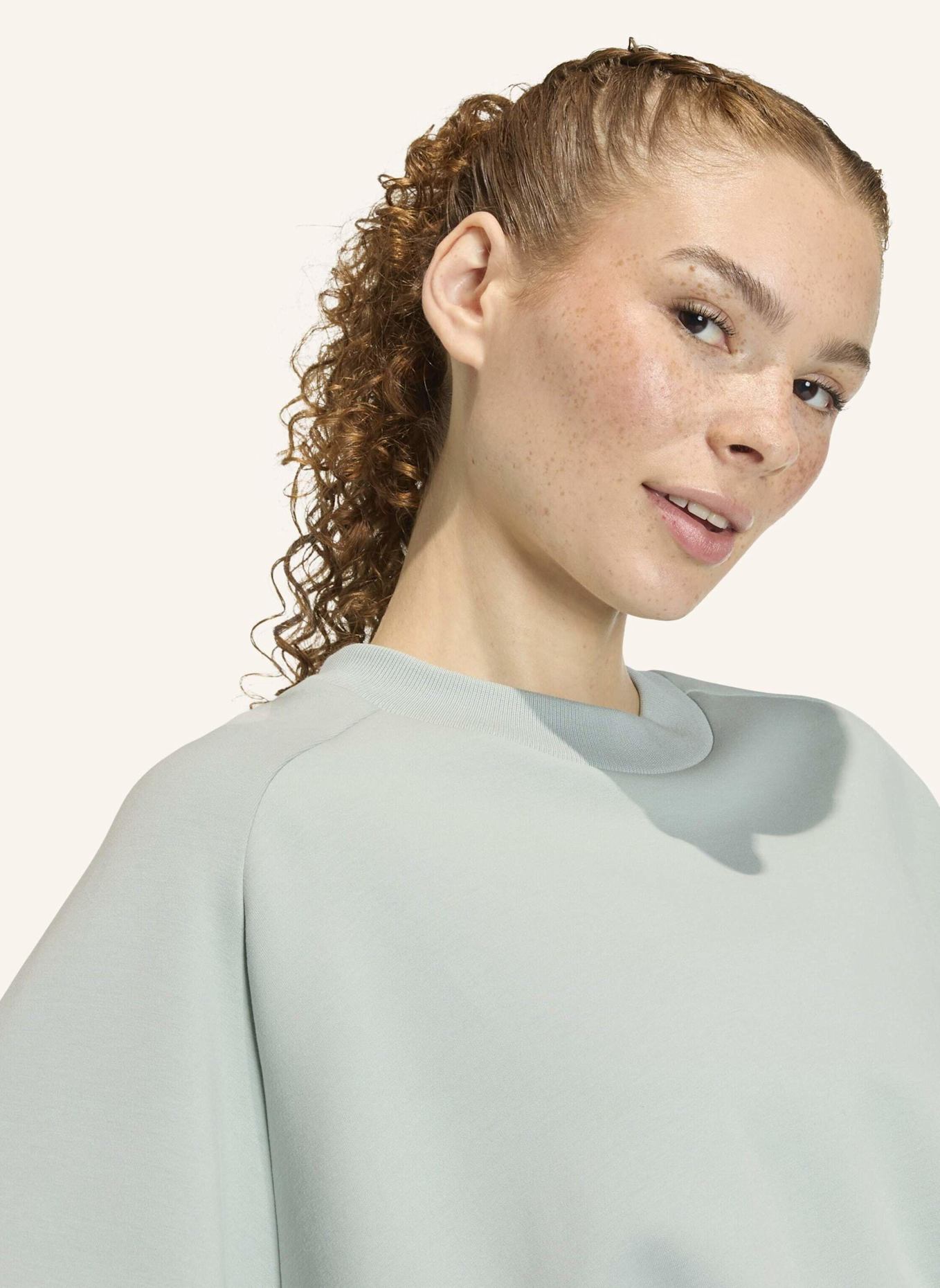 adidas Sweatshirt SOFT LUX: GRÜN