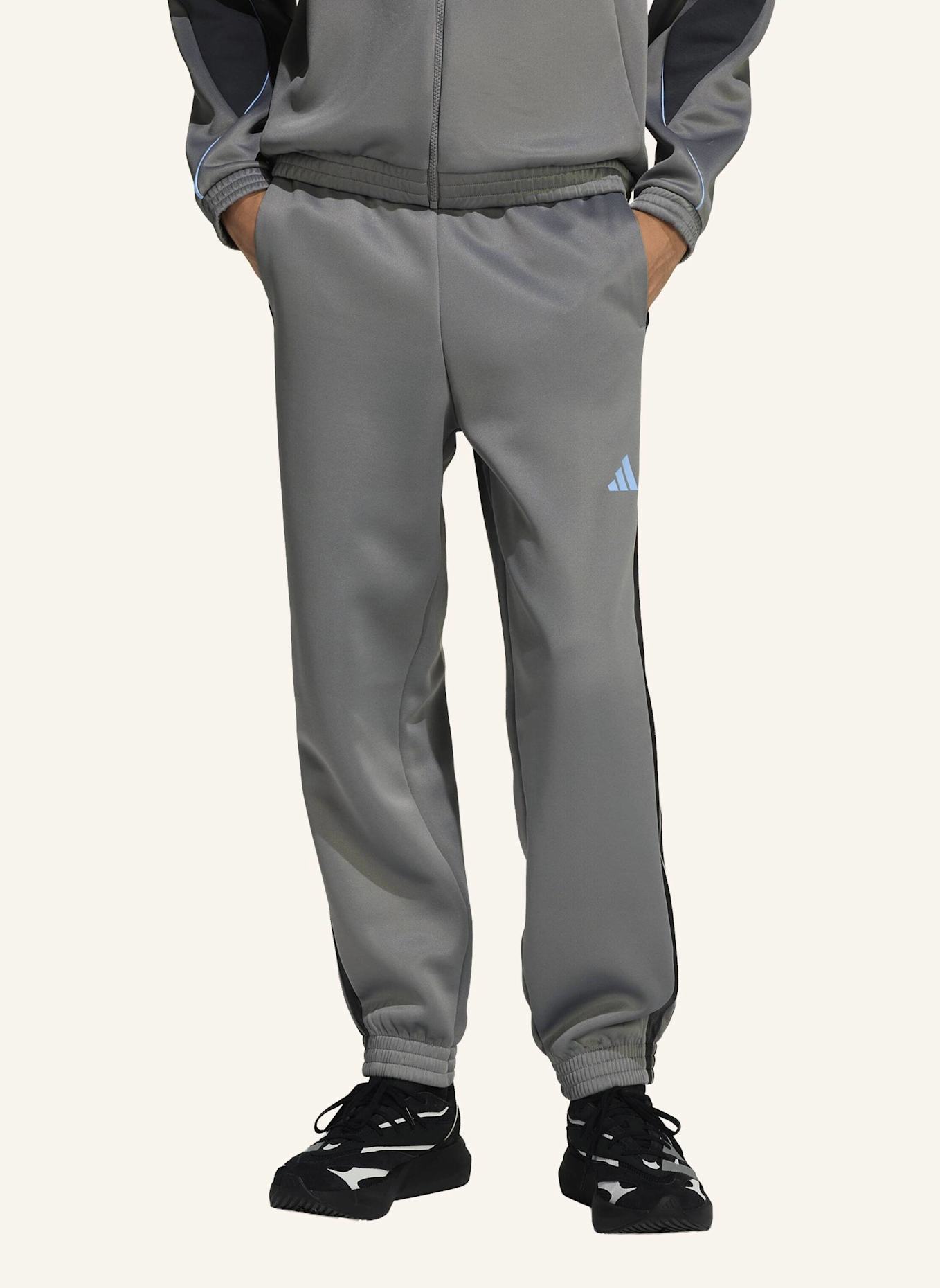 adidas STADIUM TRAININGSHOSE: GRAU