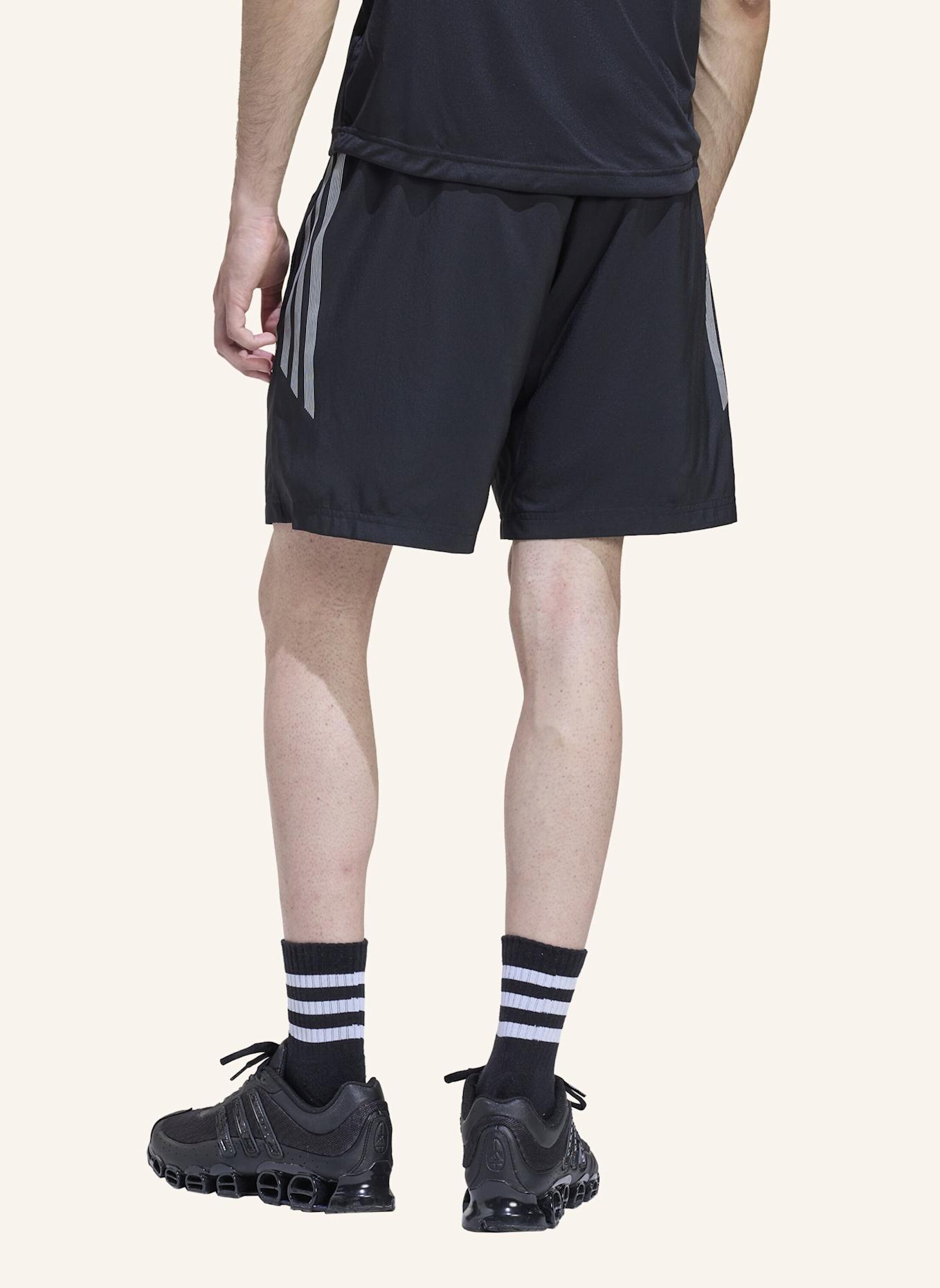 adidas Originals LIGHTWEIGHT REGULAR SHORTS: SCHWARZ