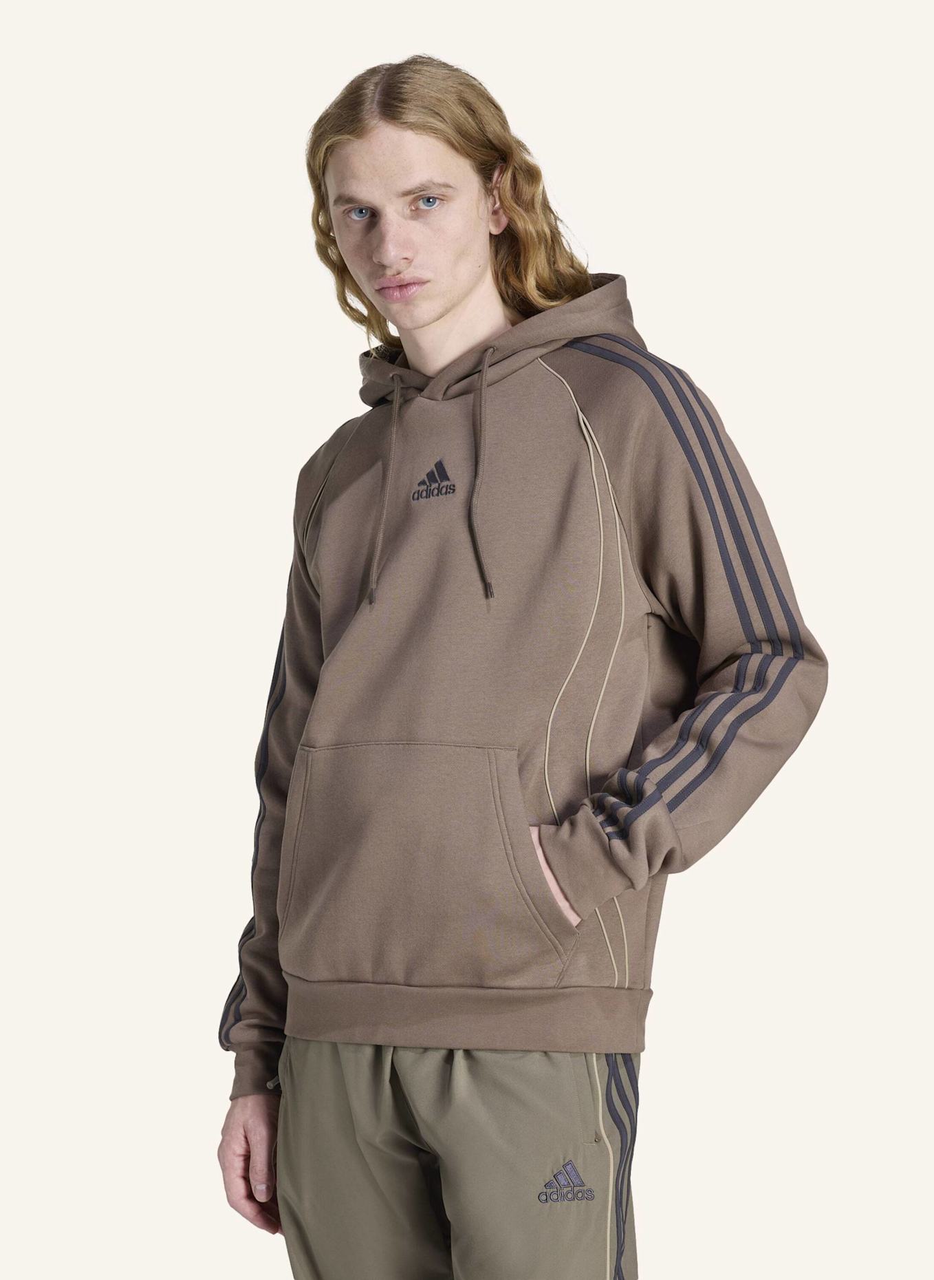 adidas Originals ADICOLOR TEAMGEIST CUT LINE HOODIE: BRAUN