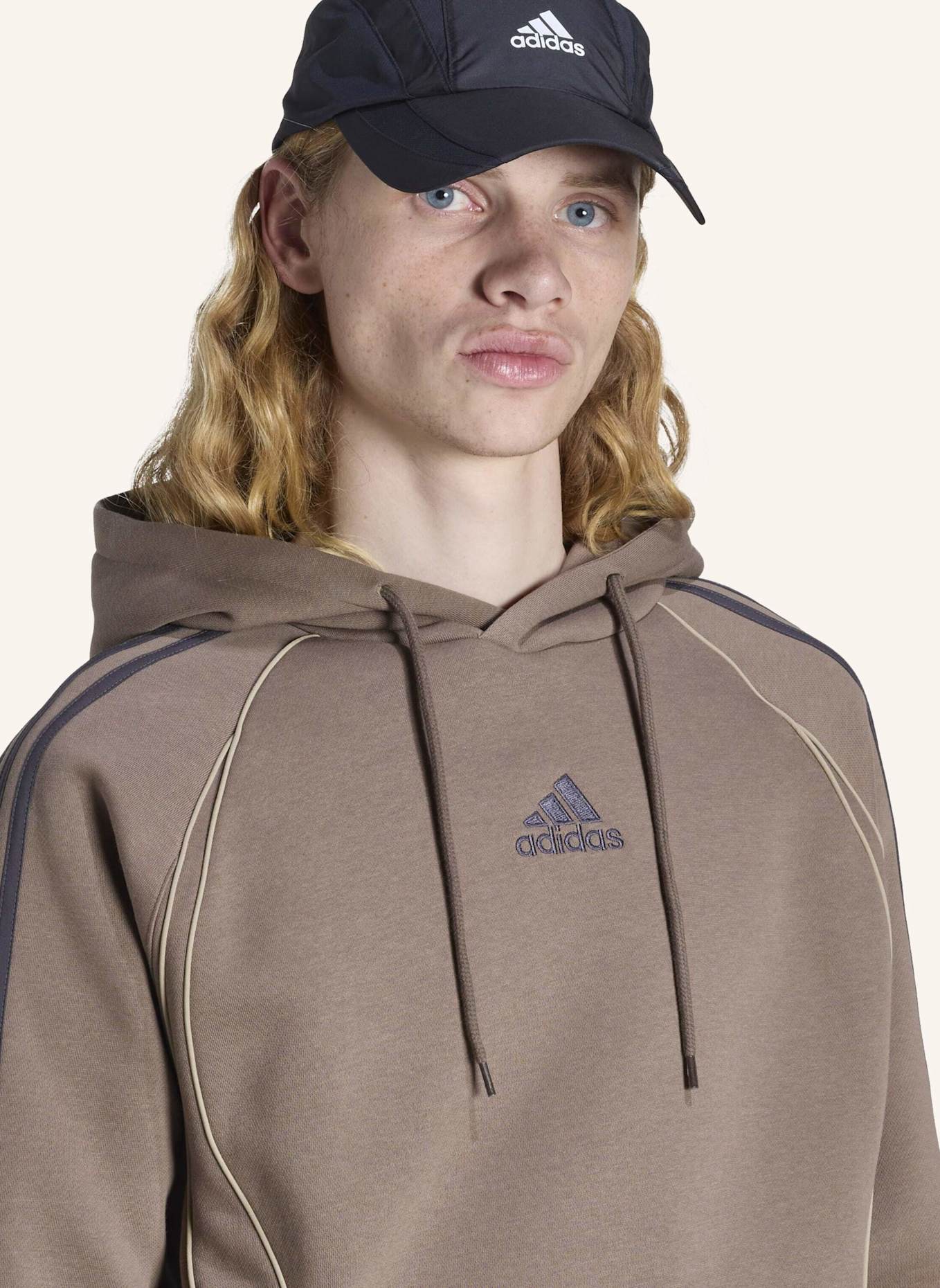 adidas Originals ADICOLOR TEAMGEIST CUT LINE HOODIE: BRAUN