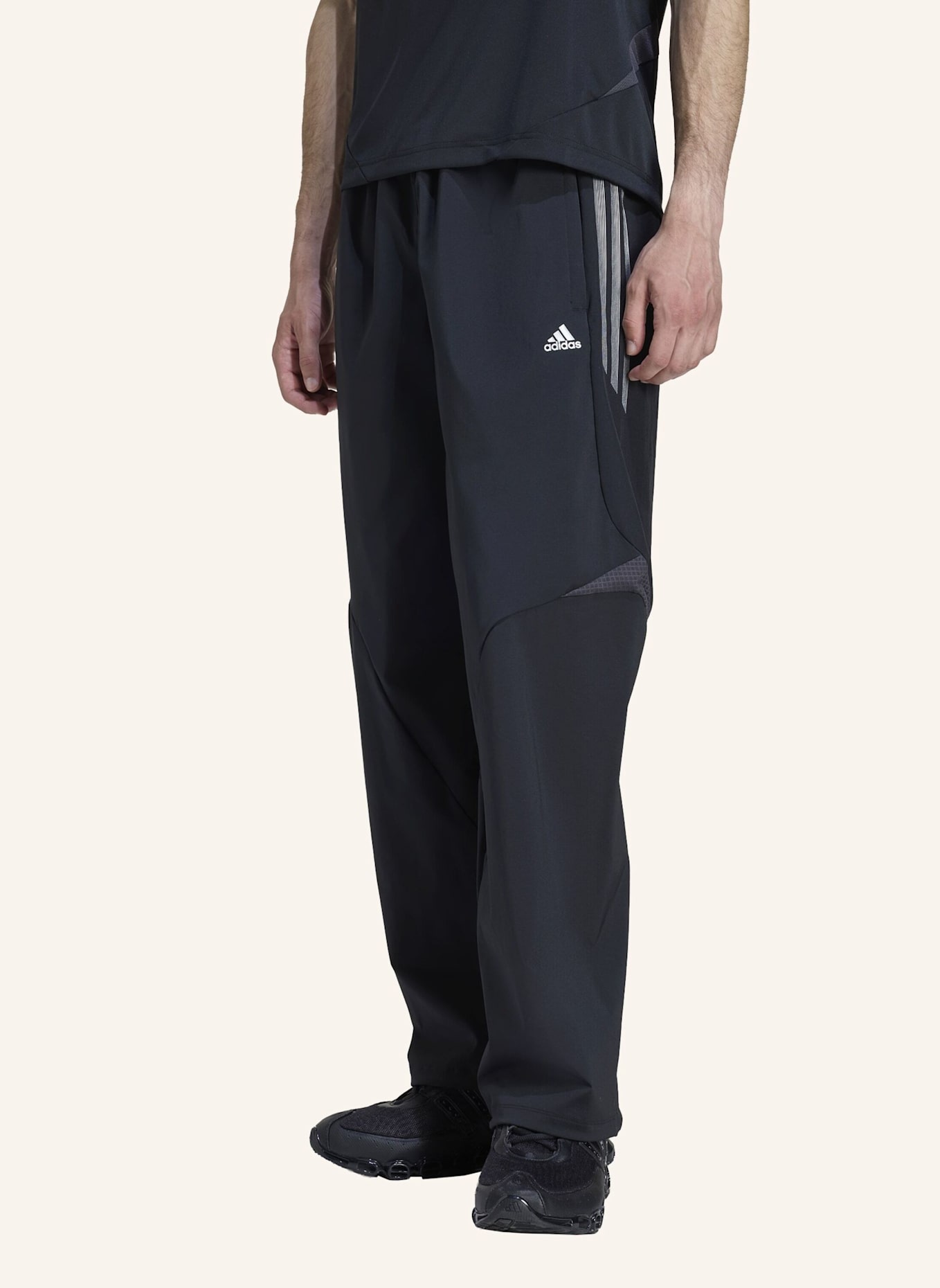 adidas Originals F50 LOOSE STRIPED TRAININGSHOSE: SCHWARZ