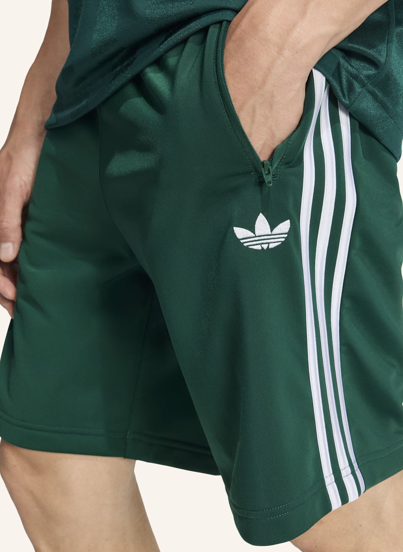 adidas Originals FIREBIRD SHORTS: GRÜN