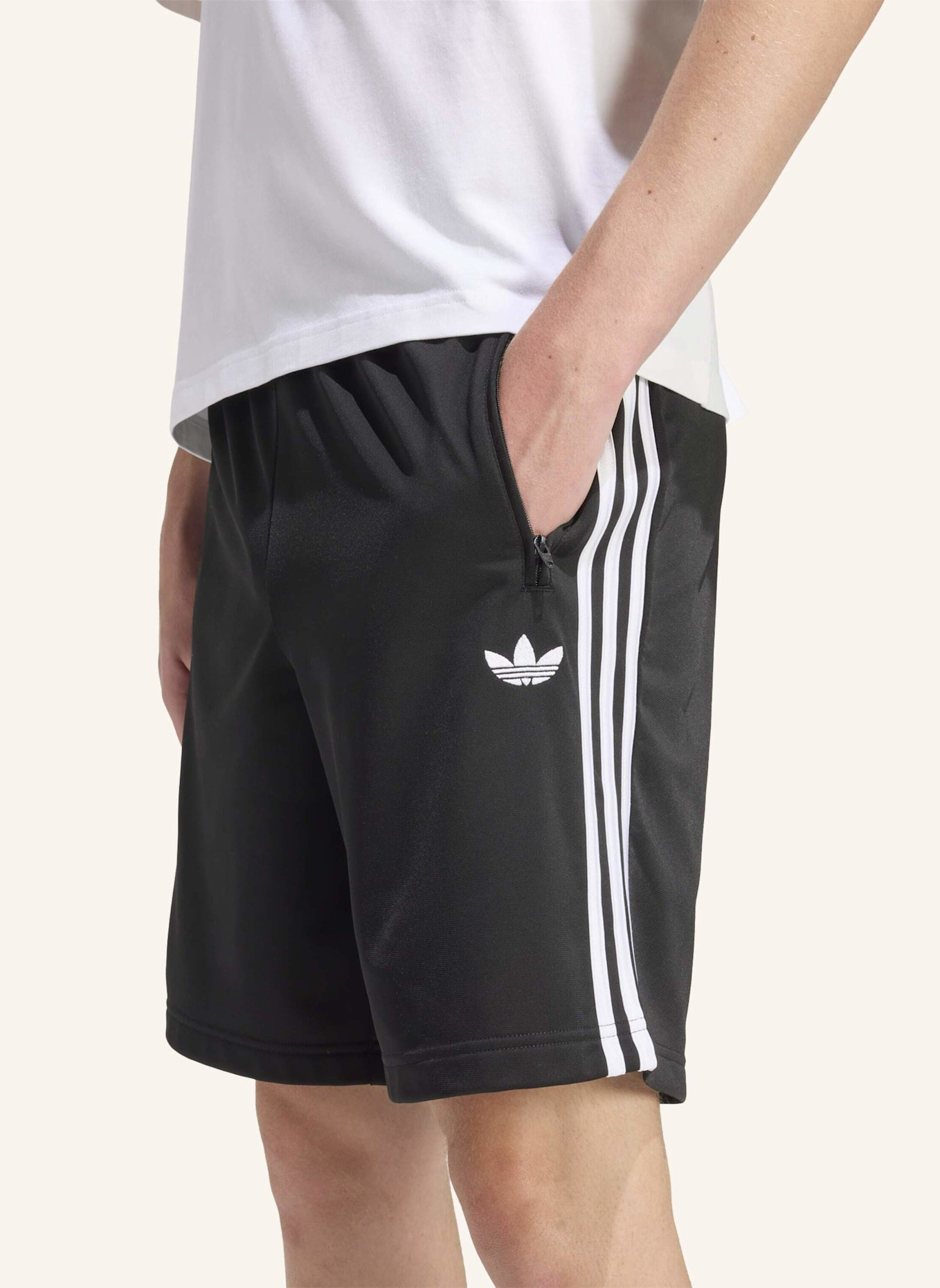 adidas Originals FIREBIRD SHORTS: SCHWARZ