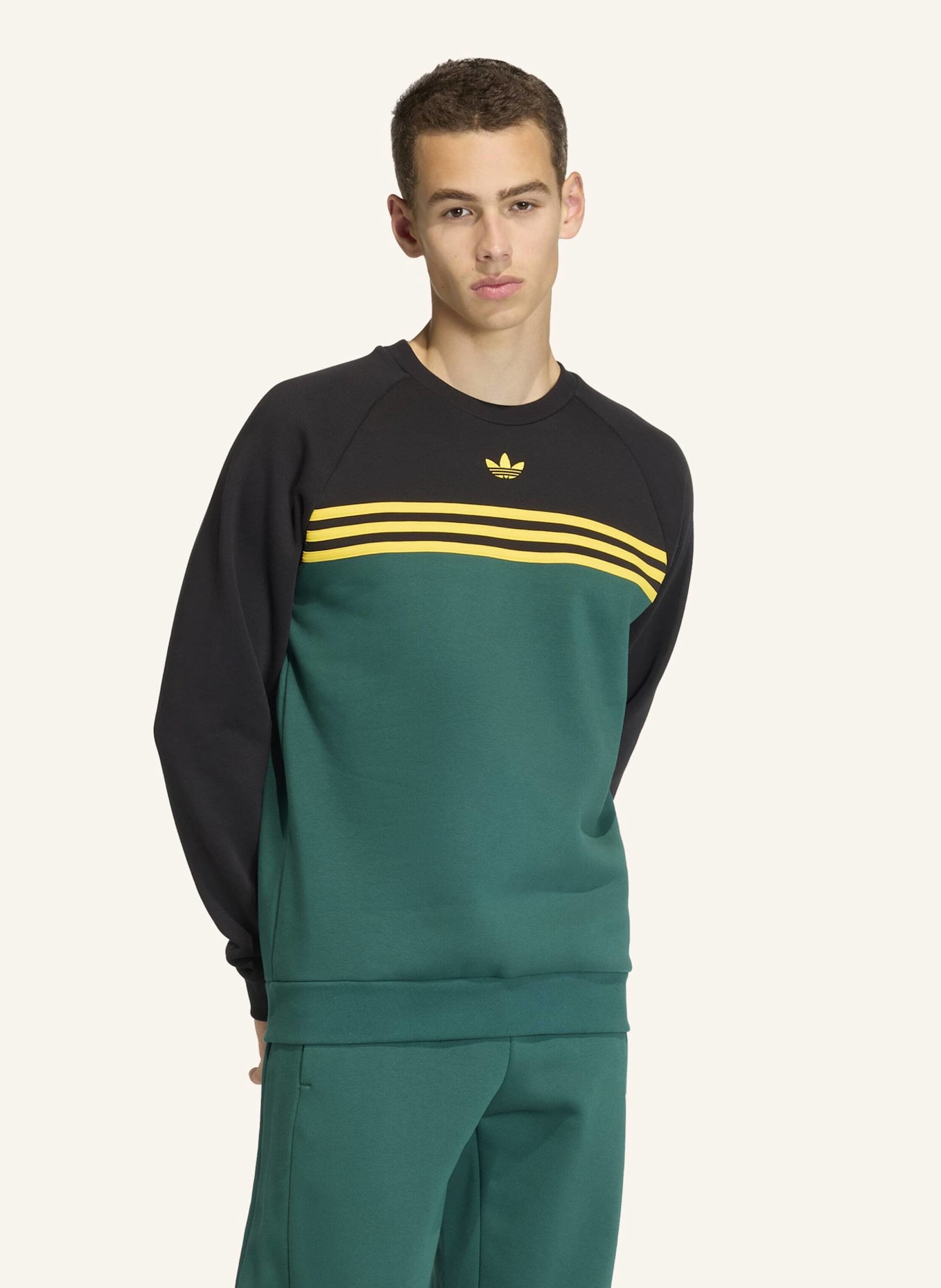 adidas Originals CHEST STRIPES CREWNECK SWEATSHIRT: GRÜN/ SCHWARZ