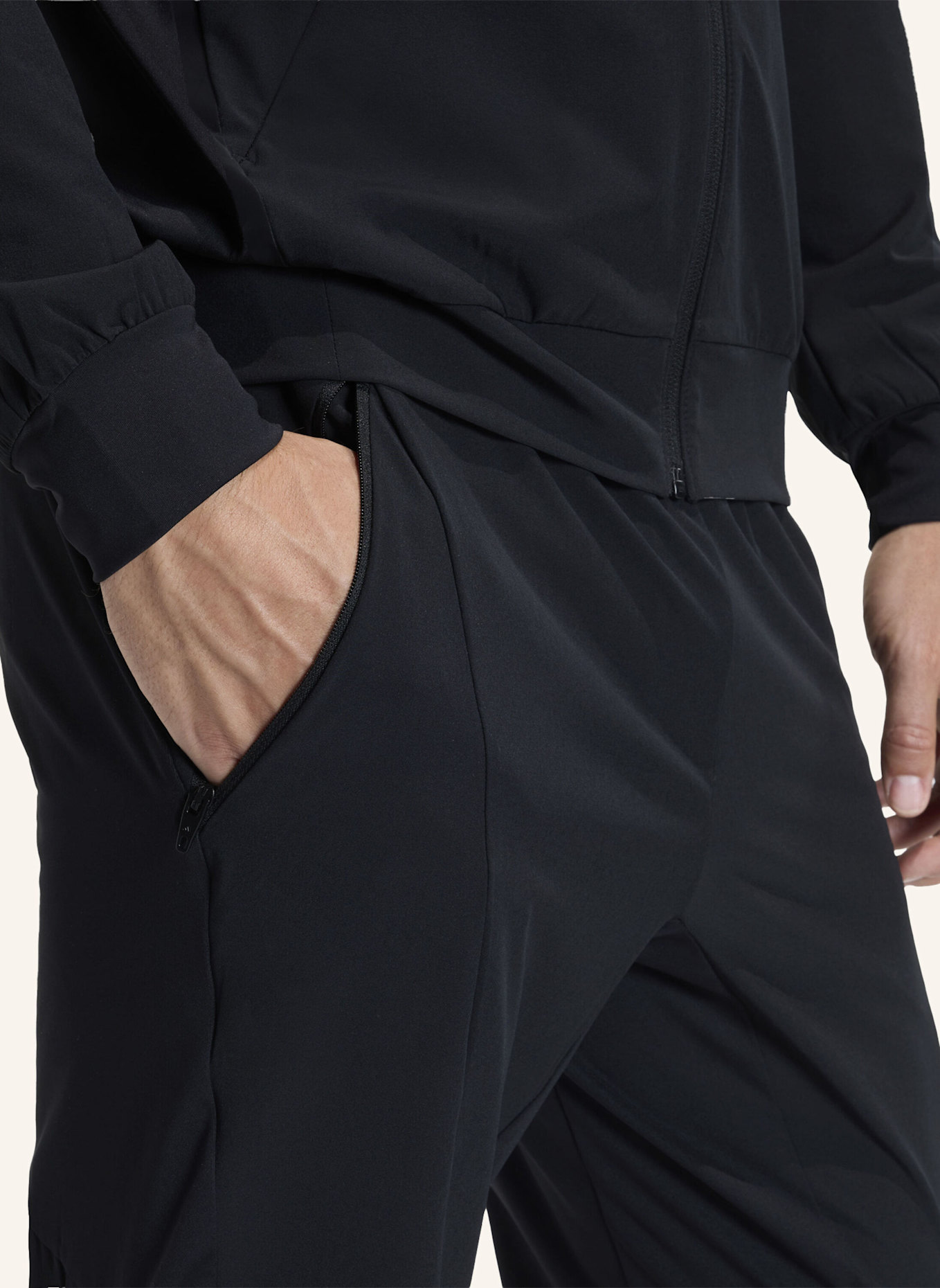 adidas D4T WORKOUT HOSE: SCHWARZ