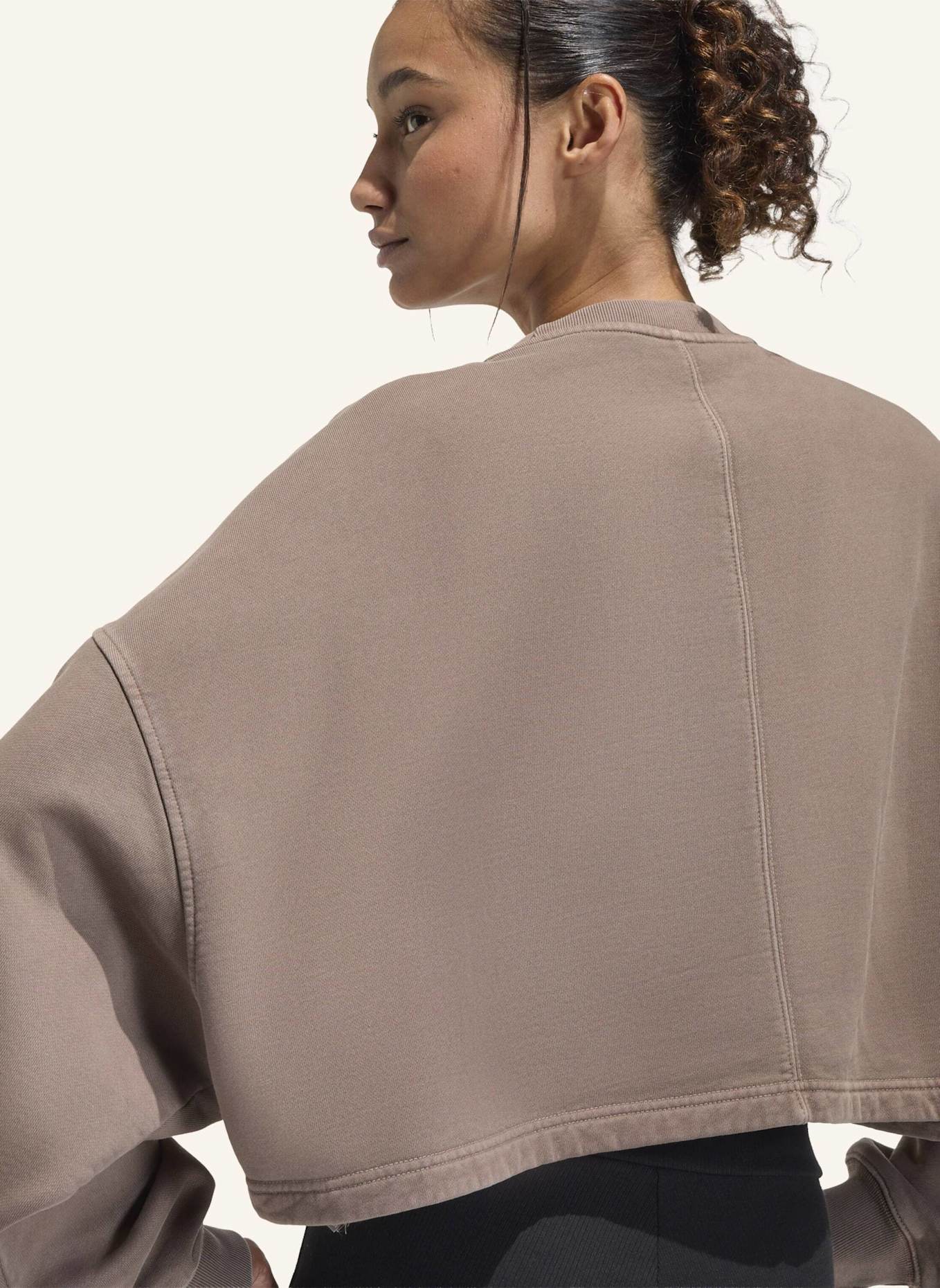 adidas Originals ESSENTIALS LINEAR CROPPED SWEATSHIRT: BRAUN