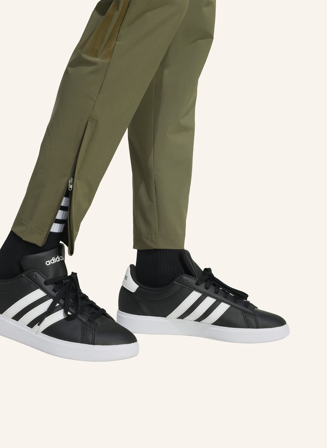 adidas HOUSE OF TIRO HOSE: GRÜN