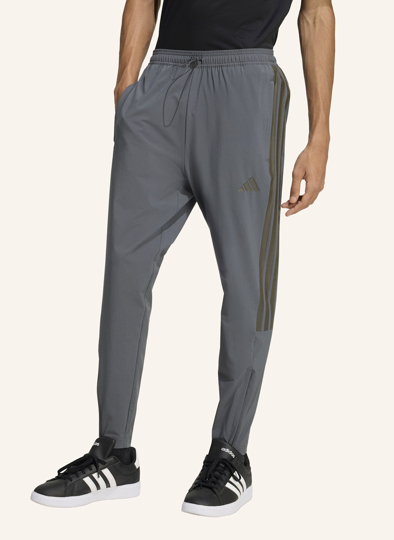 adidas HOUSE OF TIRO HOSE: GRAU