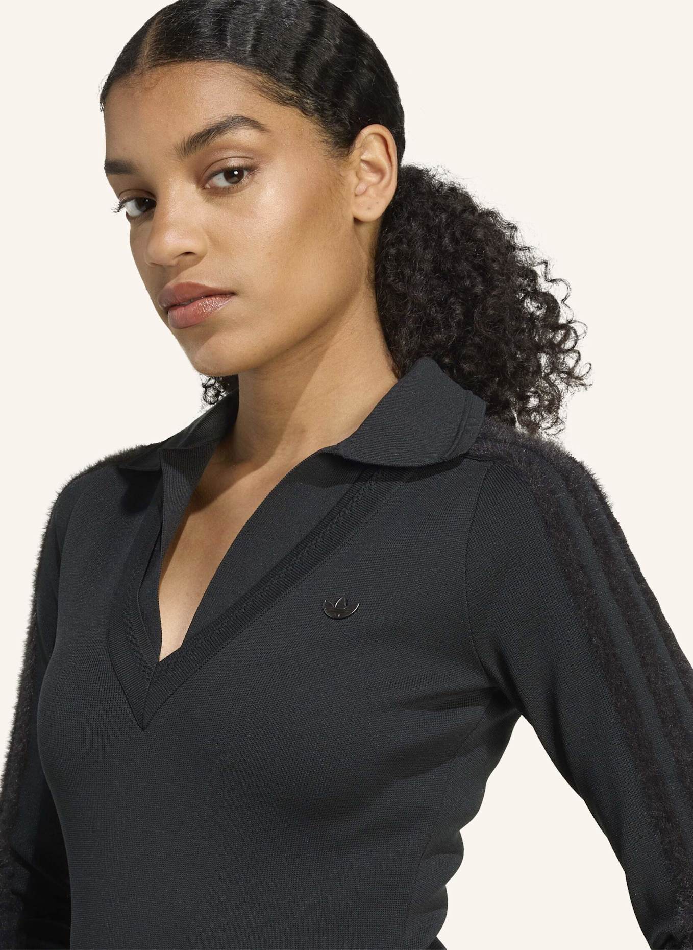 adidas Originals LANGÄRMELIGES KLEID MIT KRAGEN: SCHWARZ