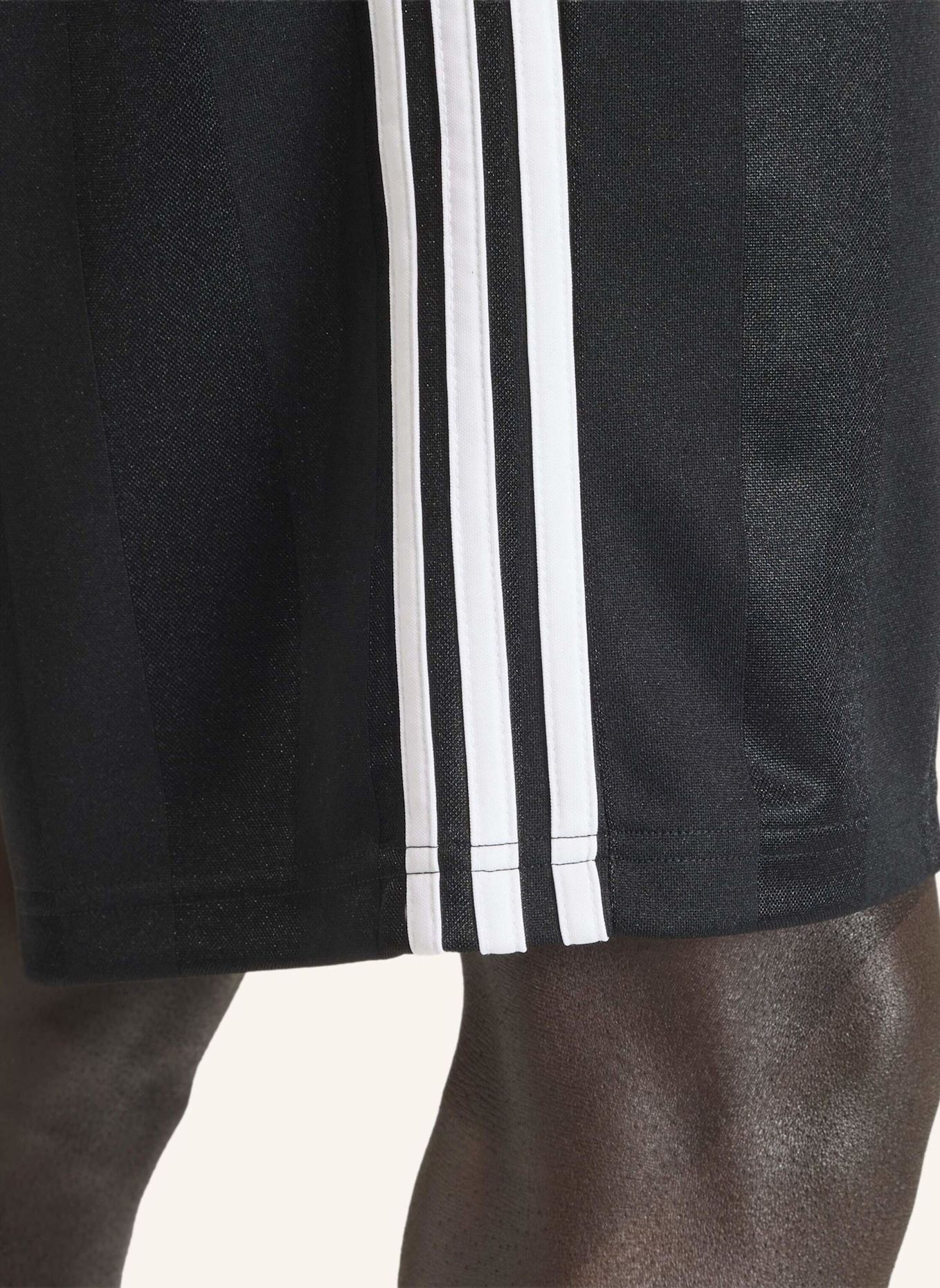 adidas Originals LOCKER EINGEARBEITETE 3-STREIFEN-SHORTS: SCHWARZ