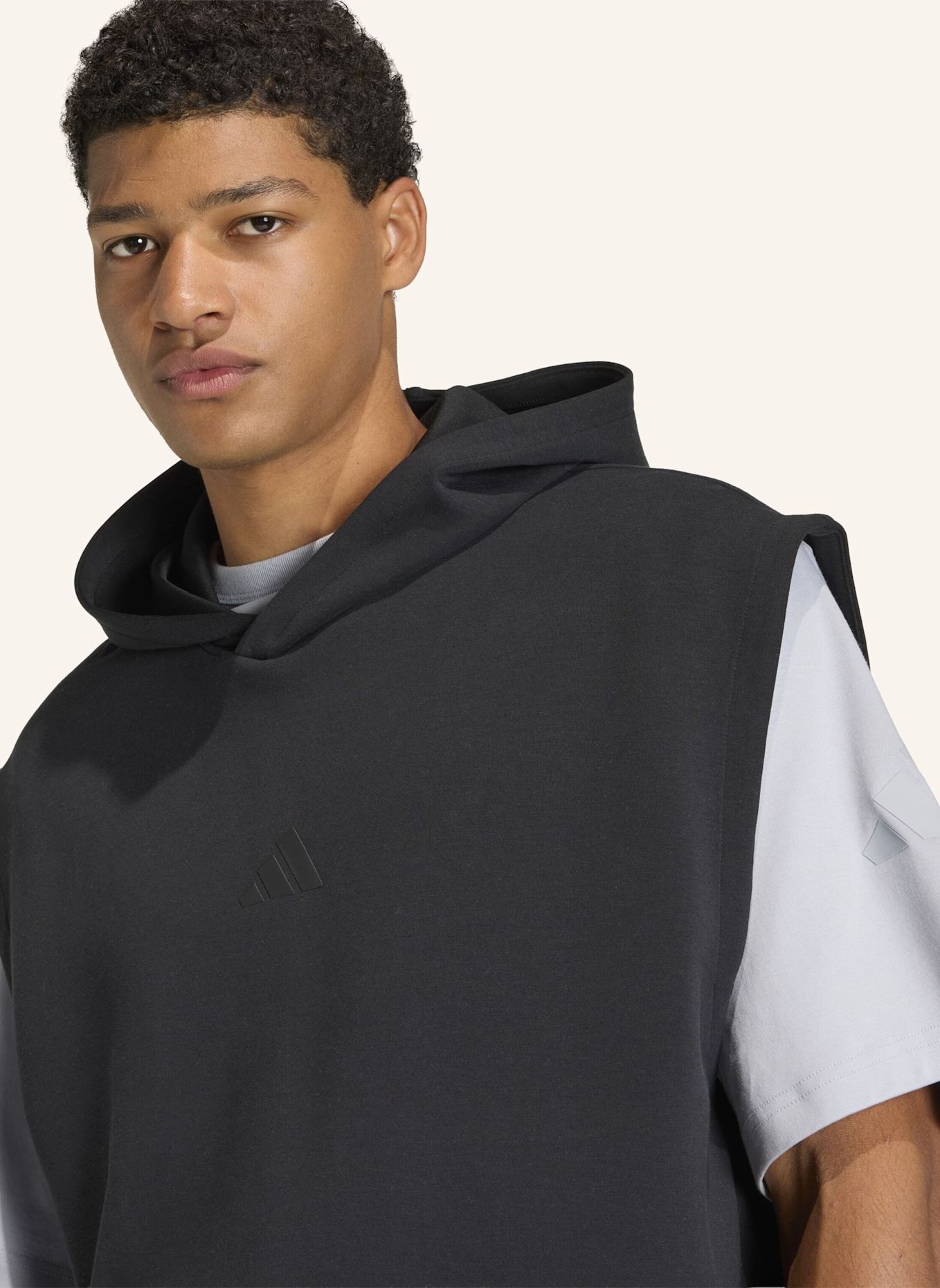 adidas SOFT LUX KAPUZENWESTE: SCHWARZ