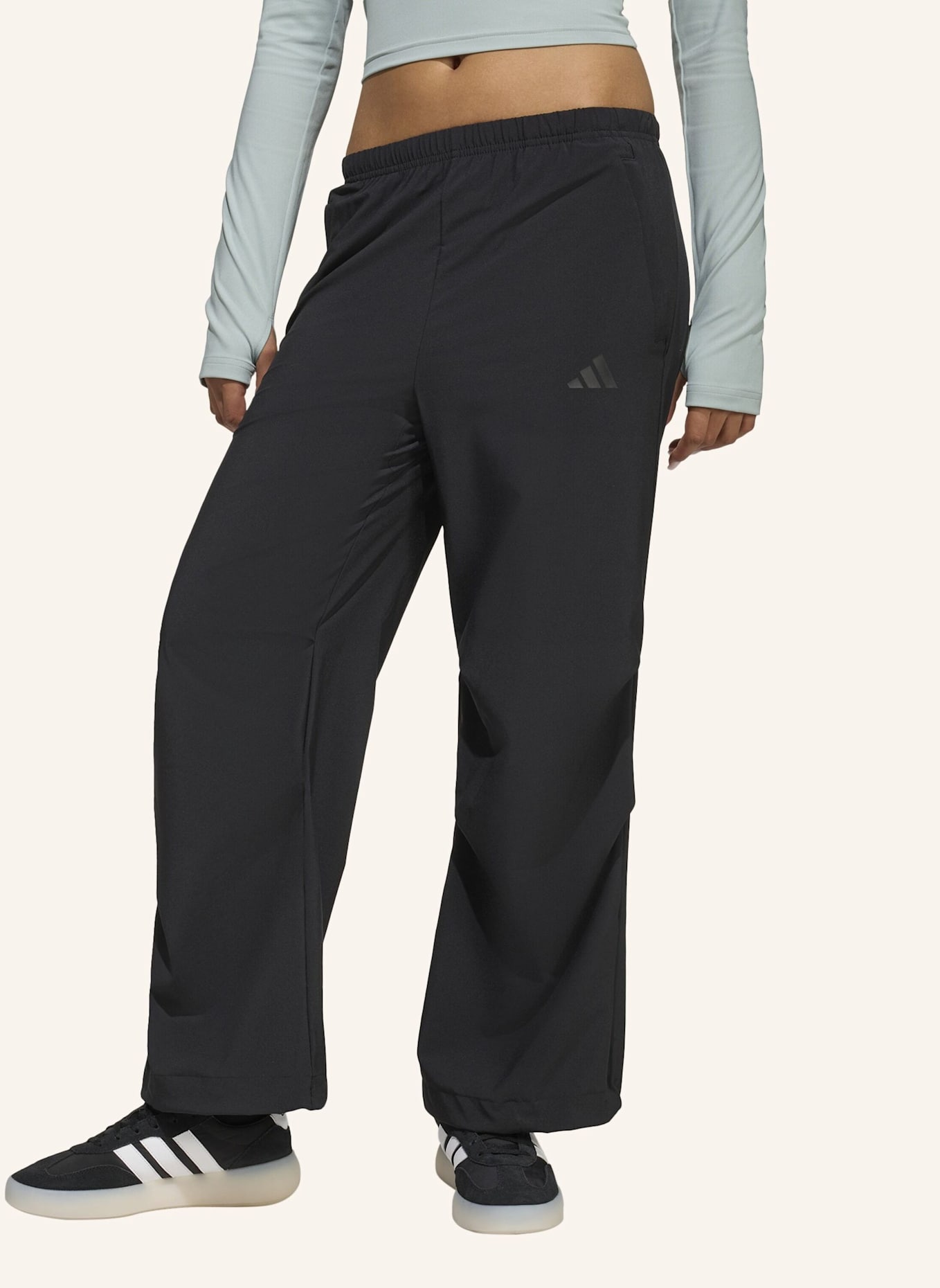 adidas FUTURE ICONS WIDE STRETCH WOVEN HOSE: SCHWARZ