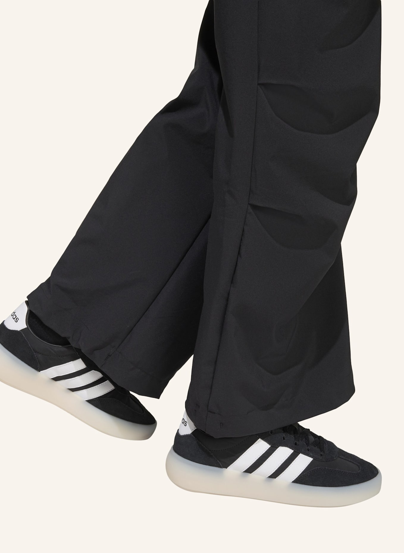 adidas FUTURE ICONS WIDE STRETCH WOVEN HOSE: SCHWARZ