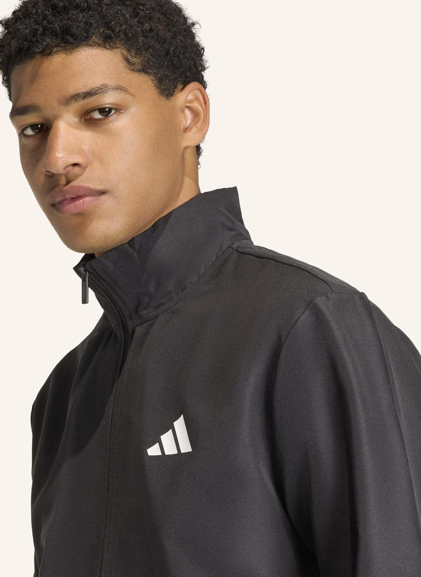 adidas SPORTSWEAR WOVEN CARGO-TRAININGSANZUG: SCHWARZ
