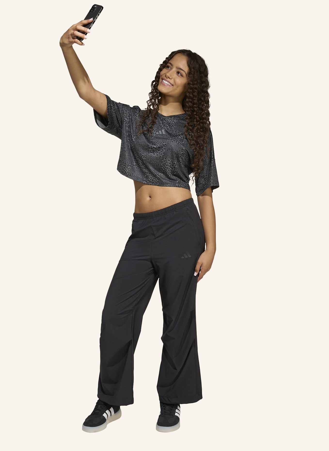 adidas FUTURE ICONS ALL OVER T-SHIRT: SCHWARZ/ GRAU