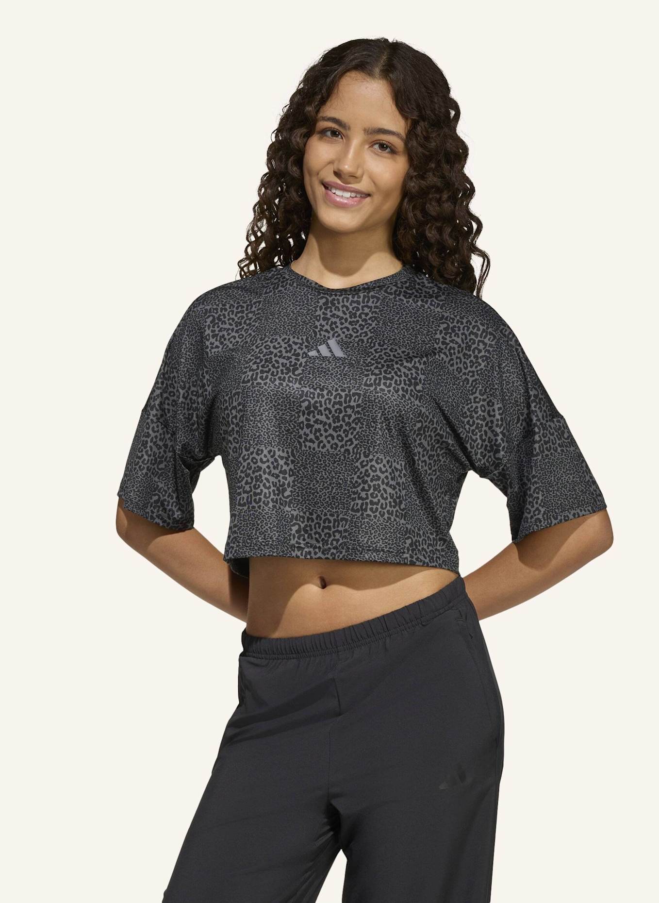 adidas FUTURE ICONS ALL OVER T-SHIRT: SCHWARZ/ GRAU