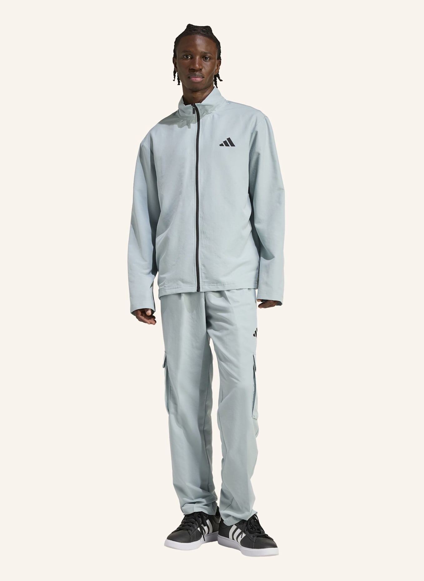 adidas SPORTSWEAR CARGO-TRAININGSANZUG, GEWEBT: GRÜN