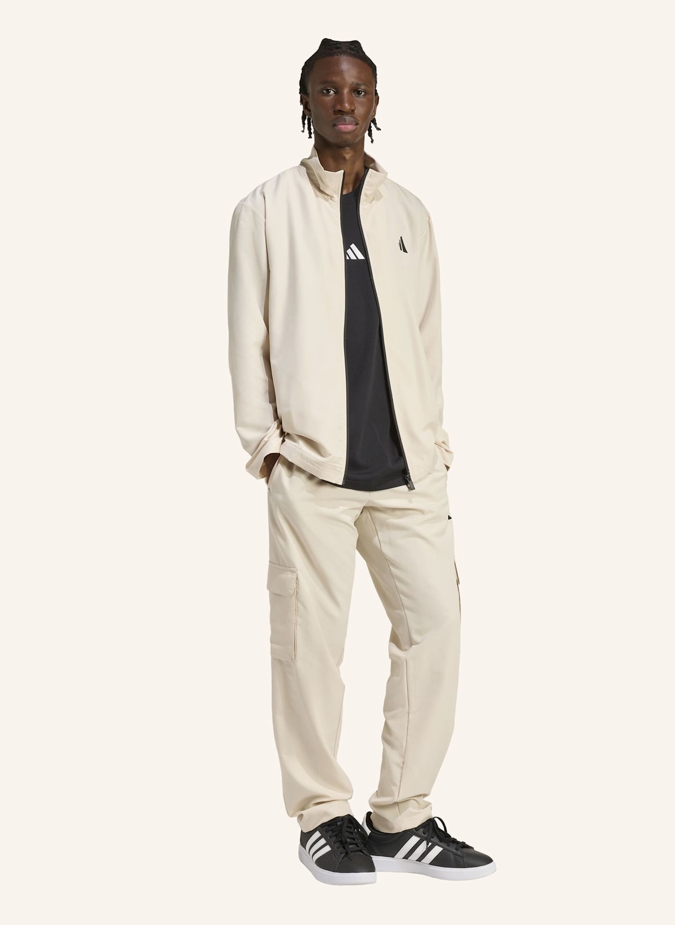 adidas SPORTSWEAR WOVEN CARGO-TRAININGSANZUG: BEIGE