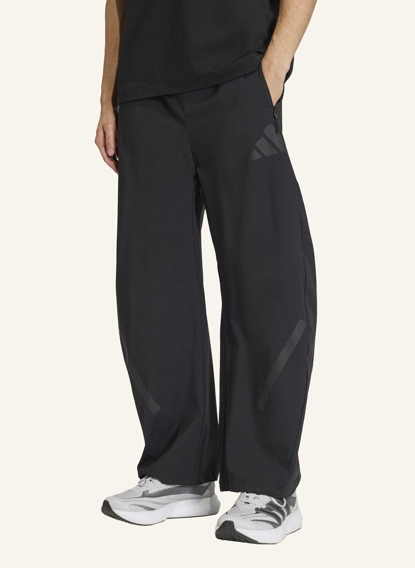 adidas ADIDAS Z.N.E. WOVEN PANT: SCHWARZ