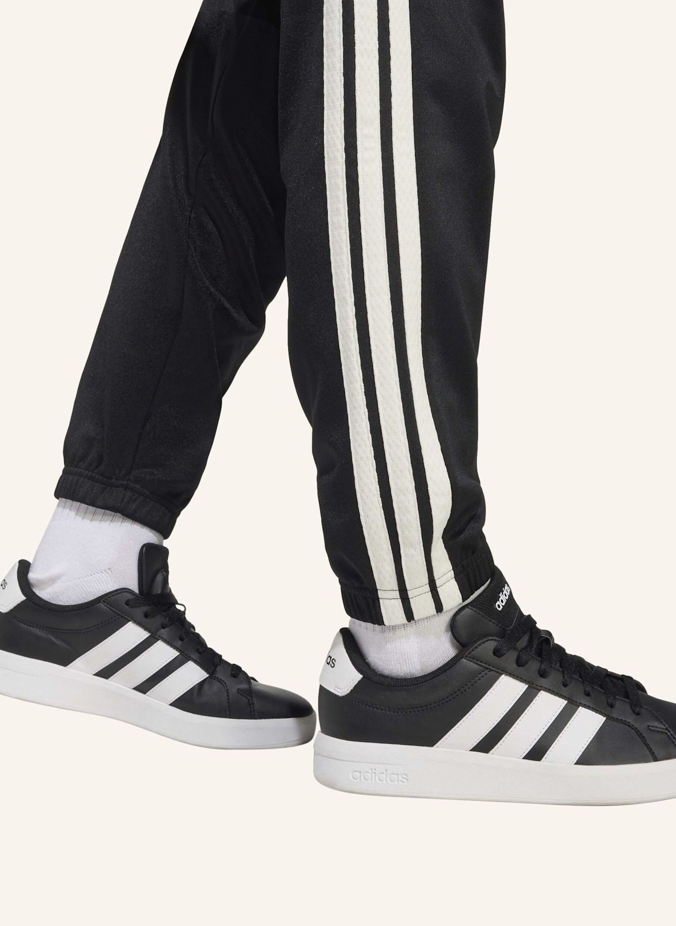 adidas STADIUM TRAININGSHOSE: SCHWARZ/ WEISS