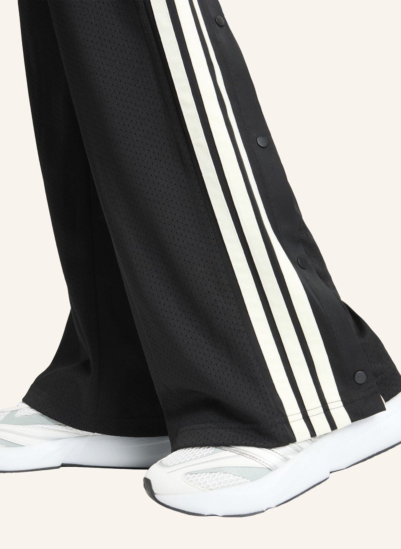 adidas STADIUM MESH HOSE: SCHWARZ/ WEISS/ BEIGE