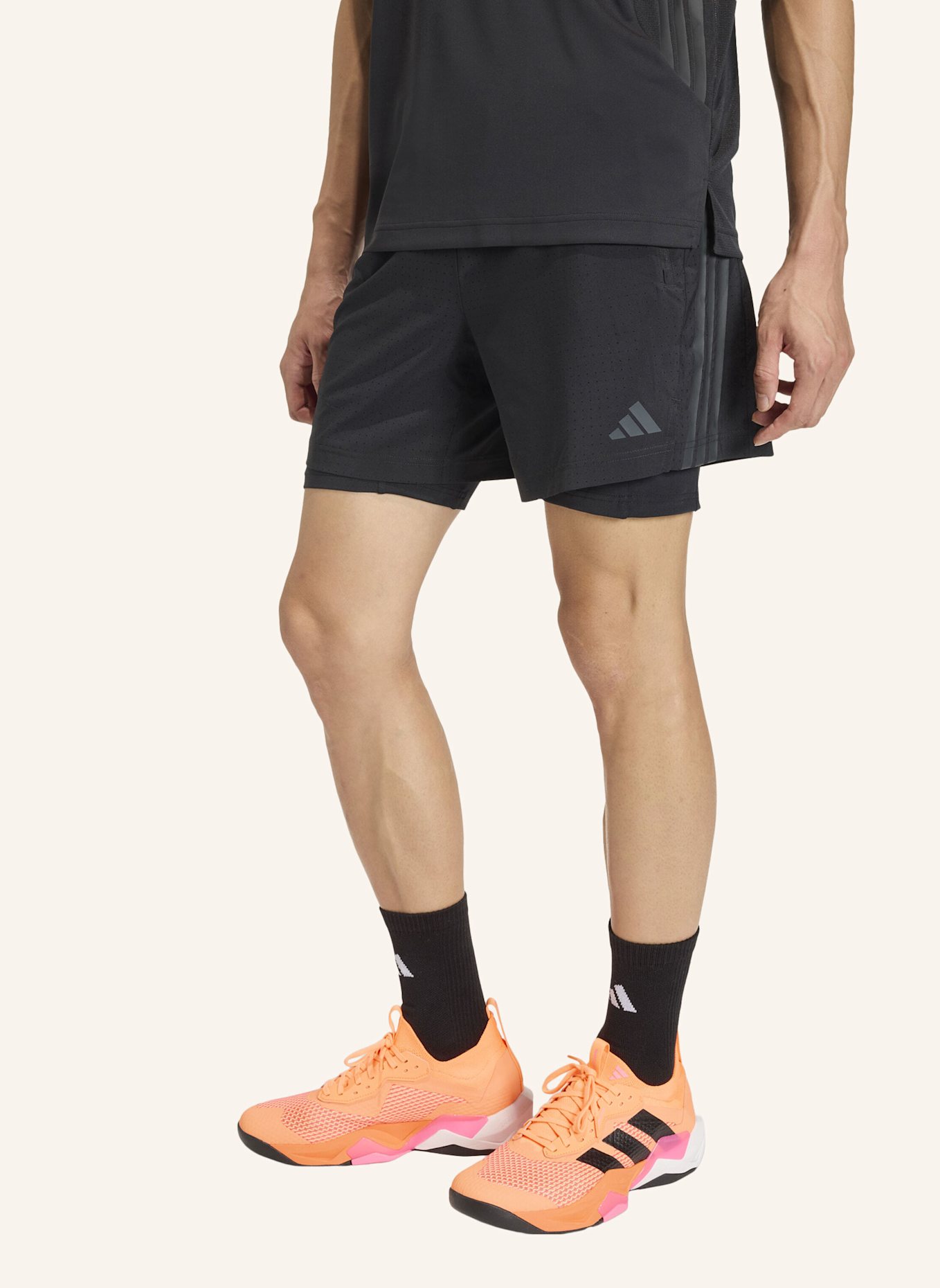 adidas TECH ESSENTIALS WORKOUT 2IN1 SHORTS: SCHWARZ